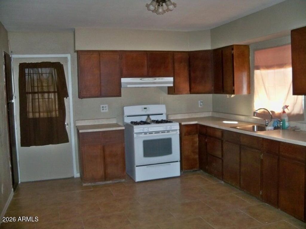 Photo of 109 N 30th Drive, Phoenix, AZ 85009 (MLS # 7031042)