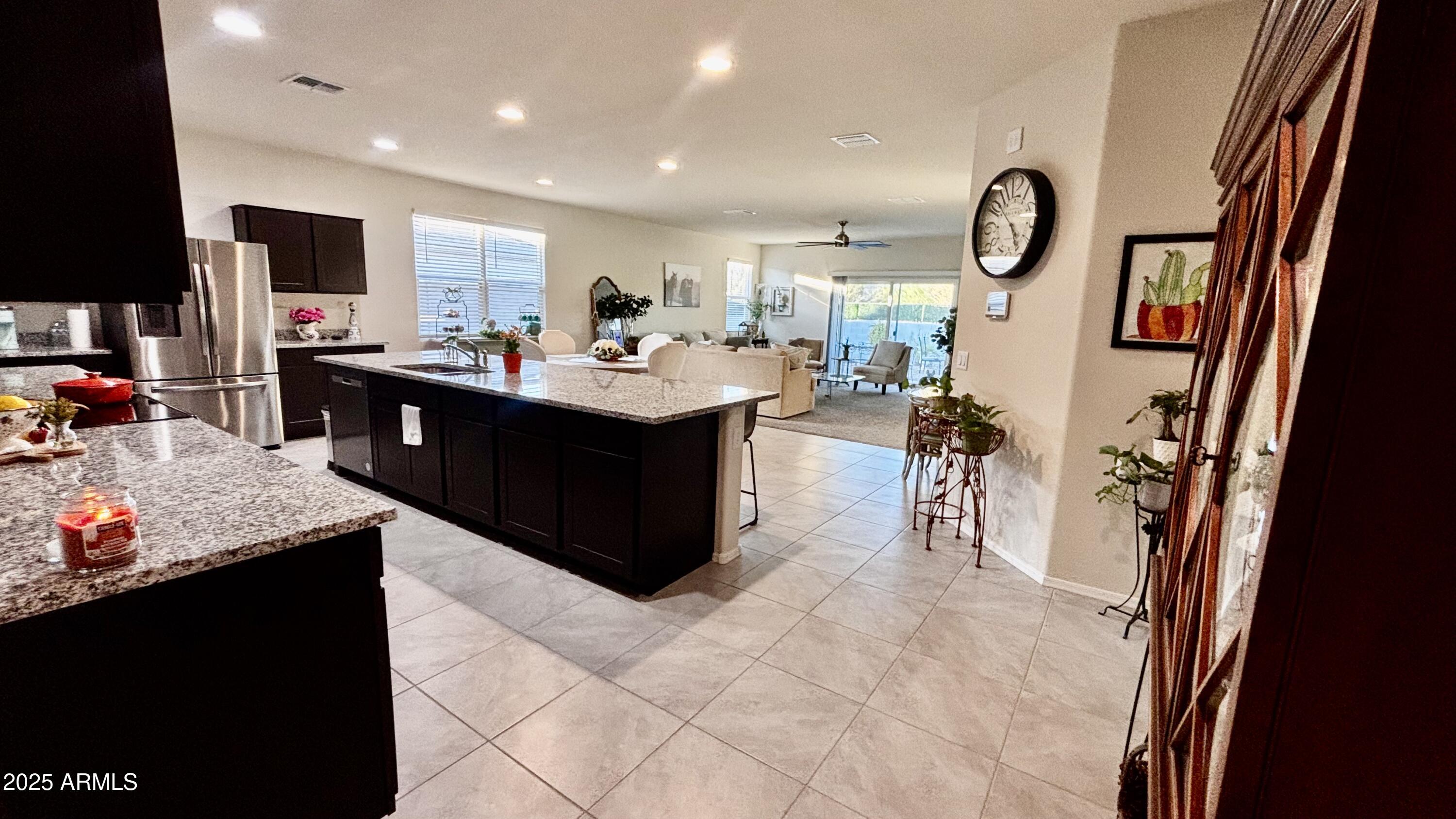 1026 W CASTLE Court