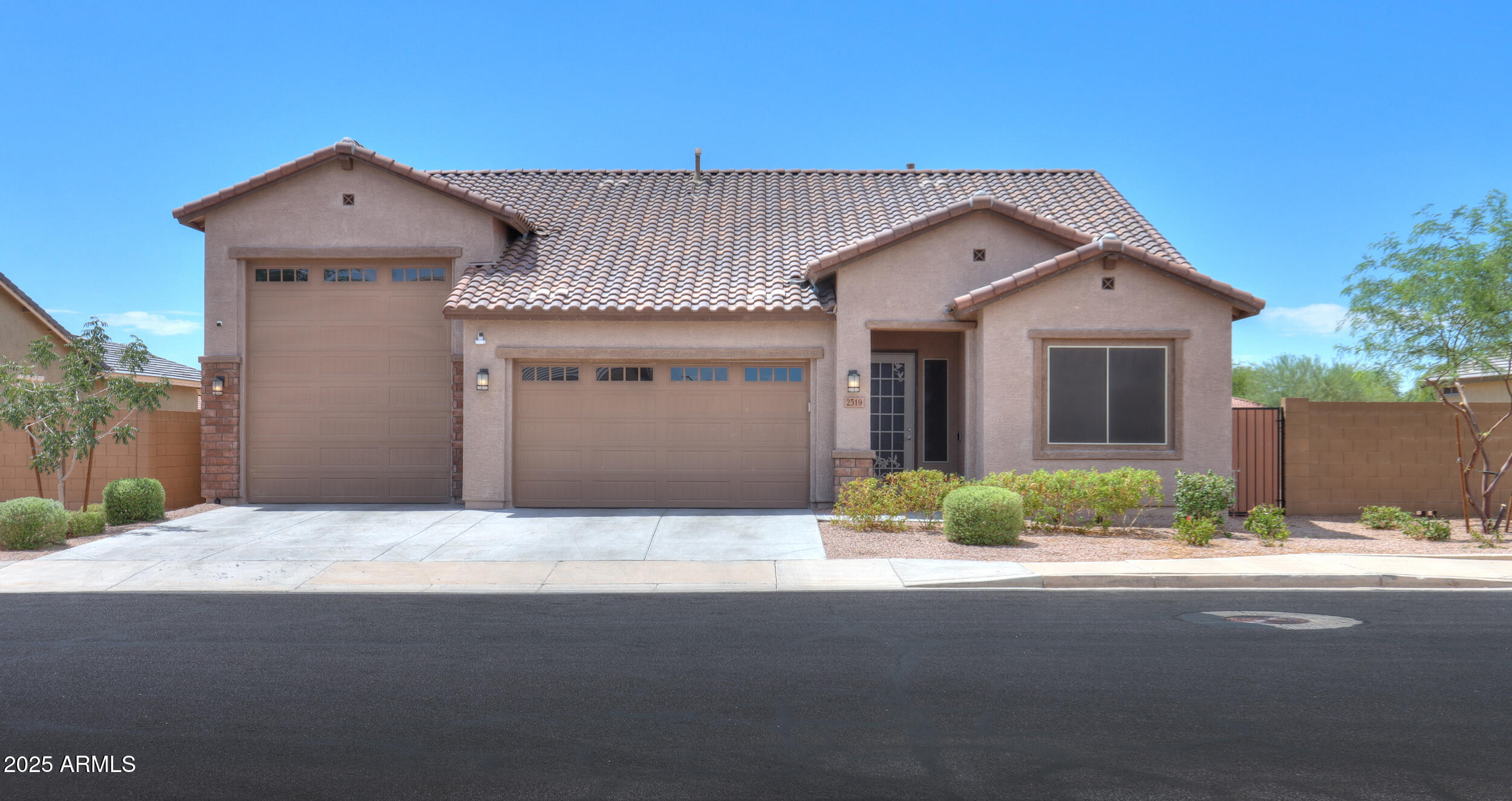 2519 N CASA GRANDE Avenue