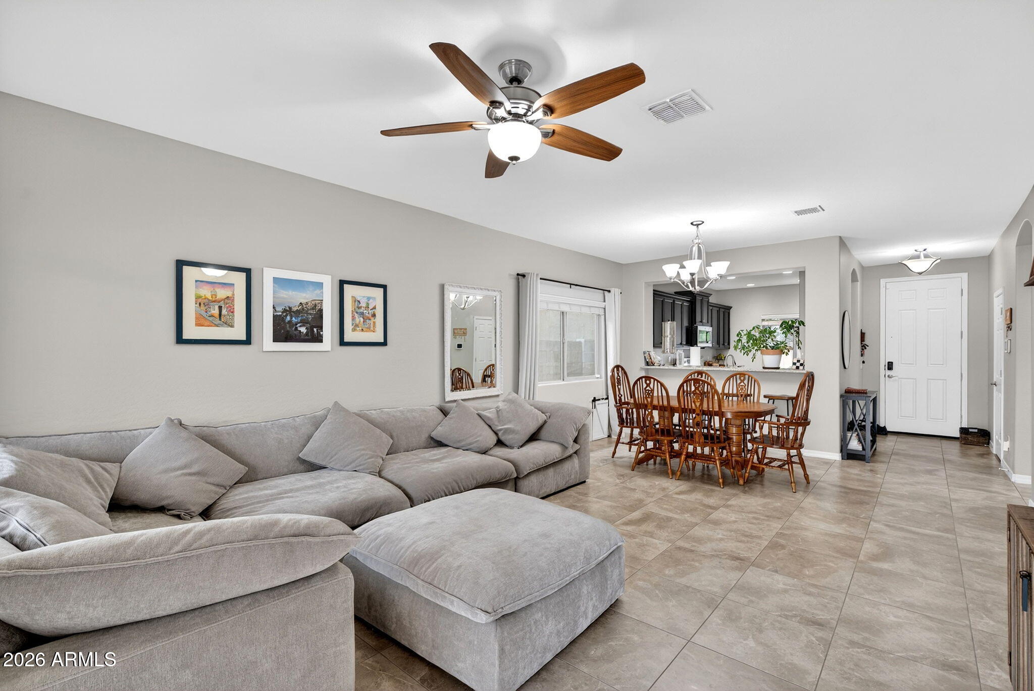 823 W LEADWOOD Avenue