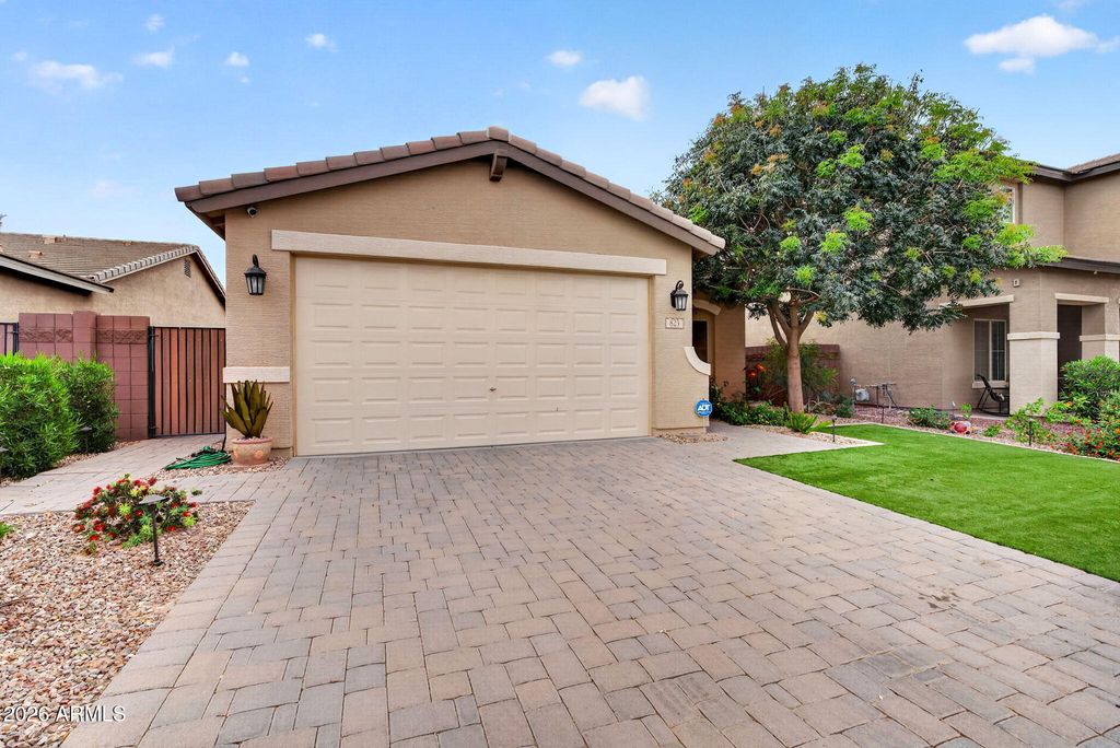 Photo of 823 W Leadwood Avenue, San Tan Valley, AZ 85140 (MLS # 7014309)
