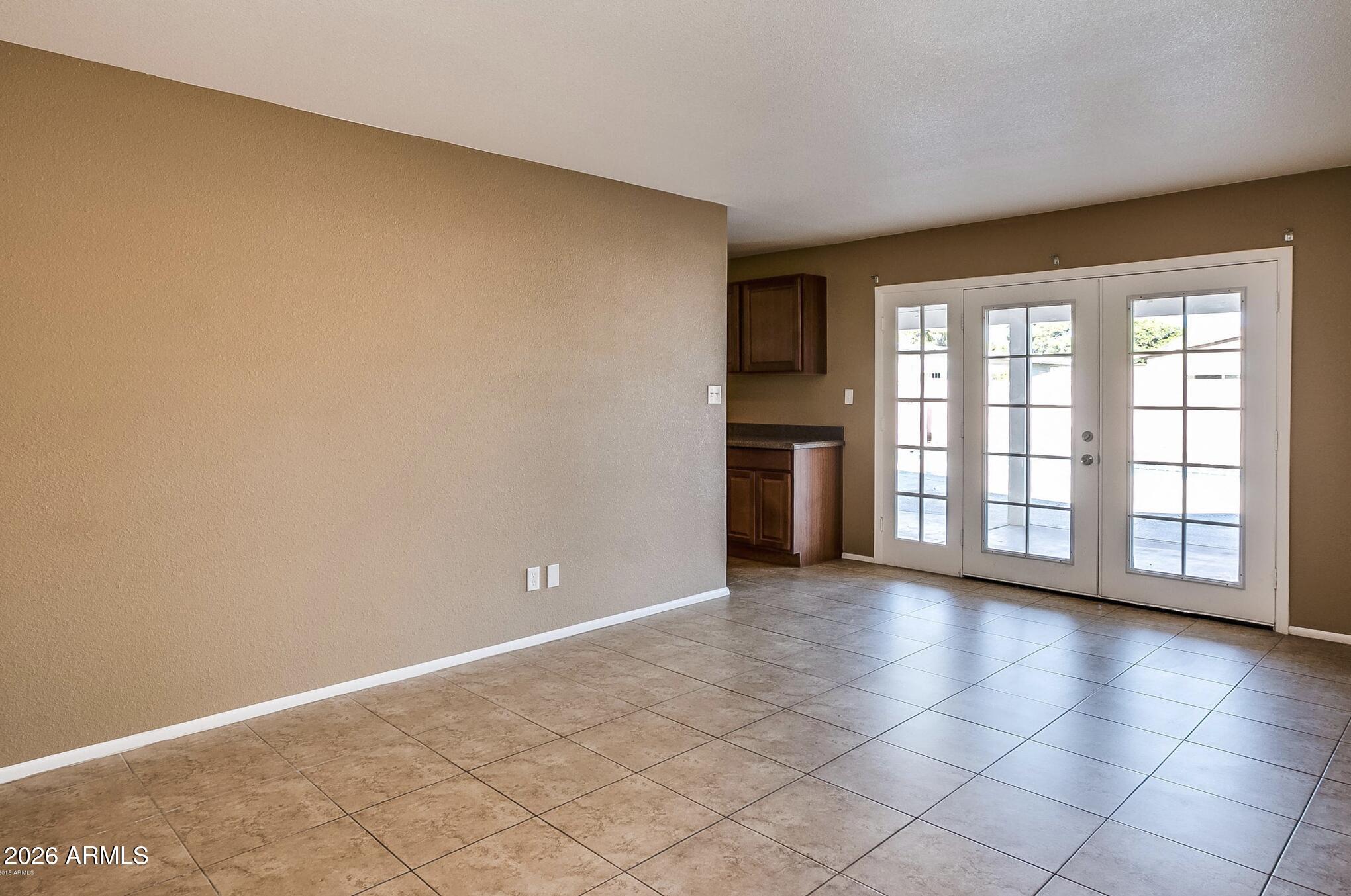 2513 S KACHINA Circle
