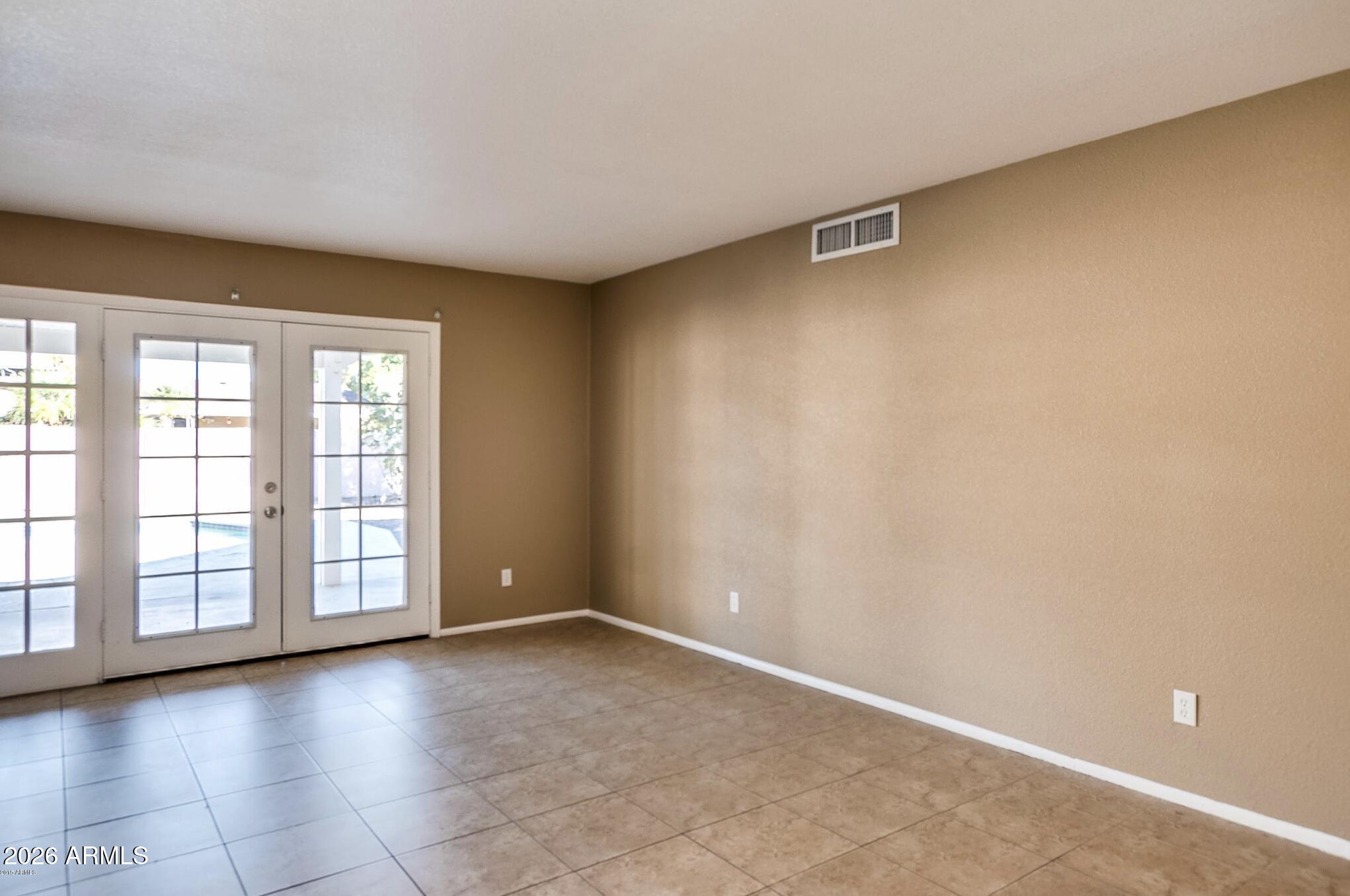 2513 S KACHINA Circle