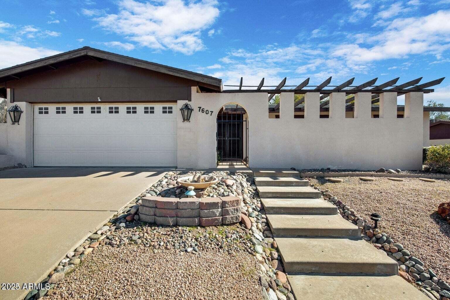 7607 N 22ND Place