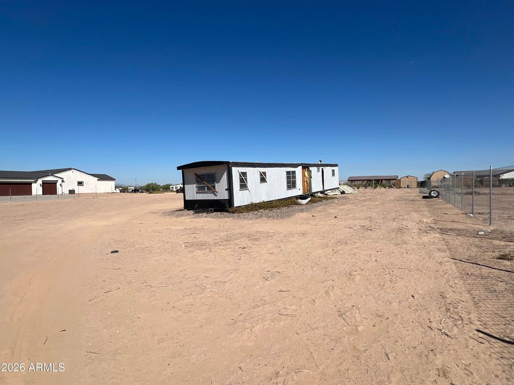 Photo of 0 W Parkway Drive #-, Tonopah, AZ 85354 (MLS # 7006384)