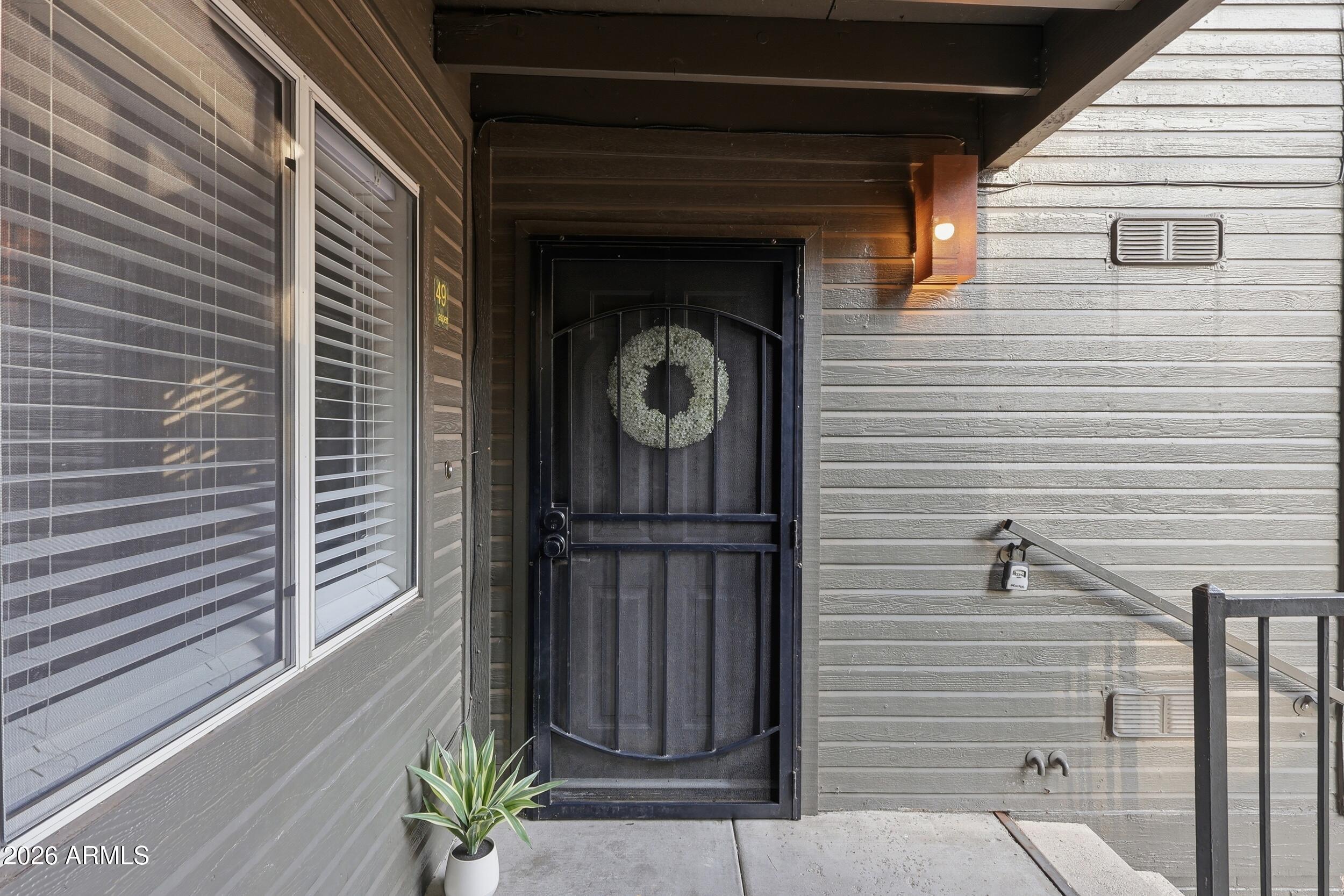 1385 W UNIVERSITY Avenue 7-149