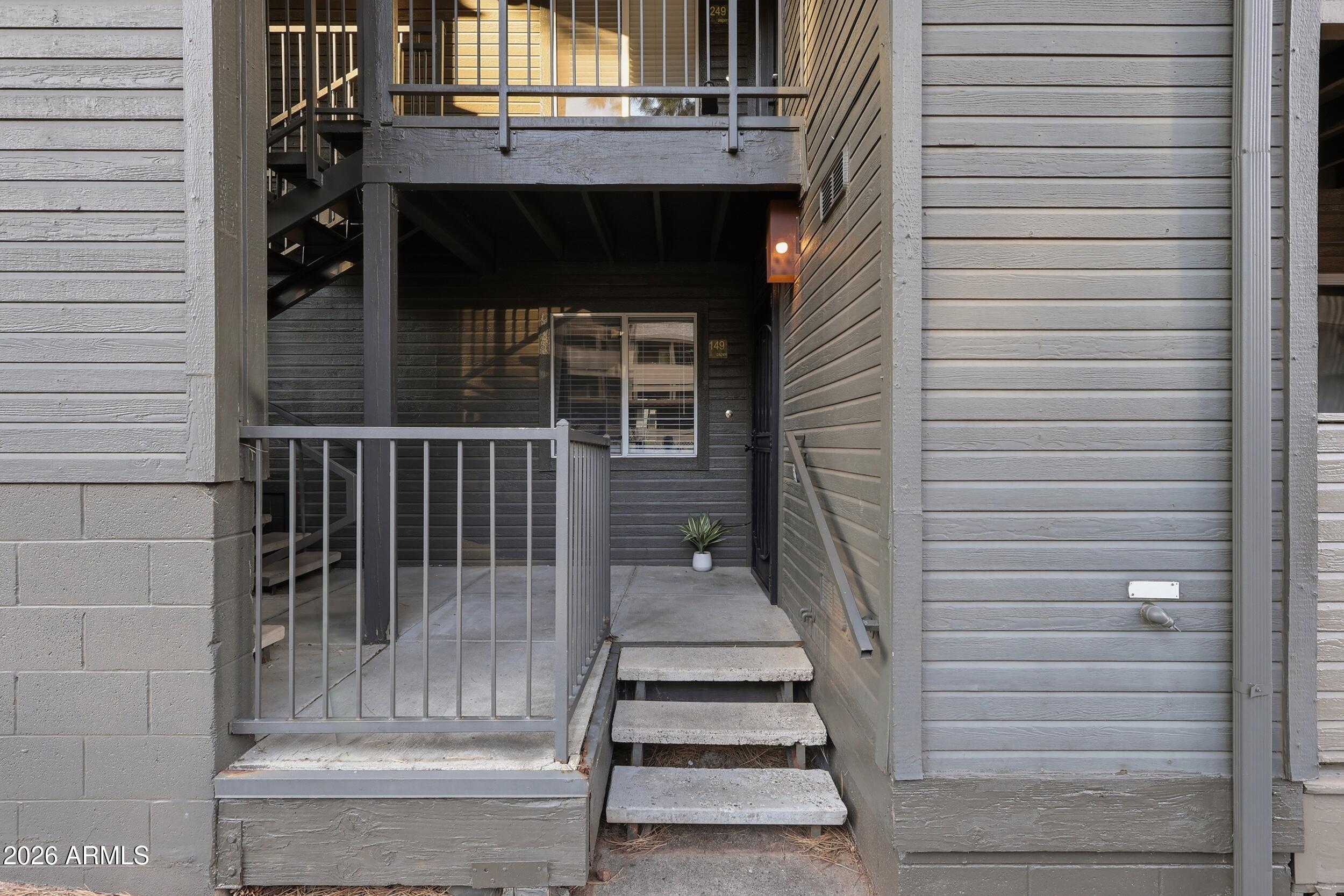 1385 W UNIVERSITY Avenue 7-149