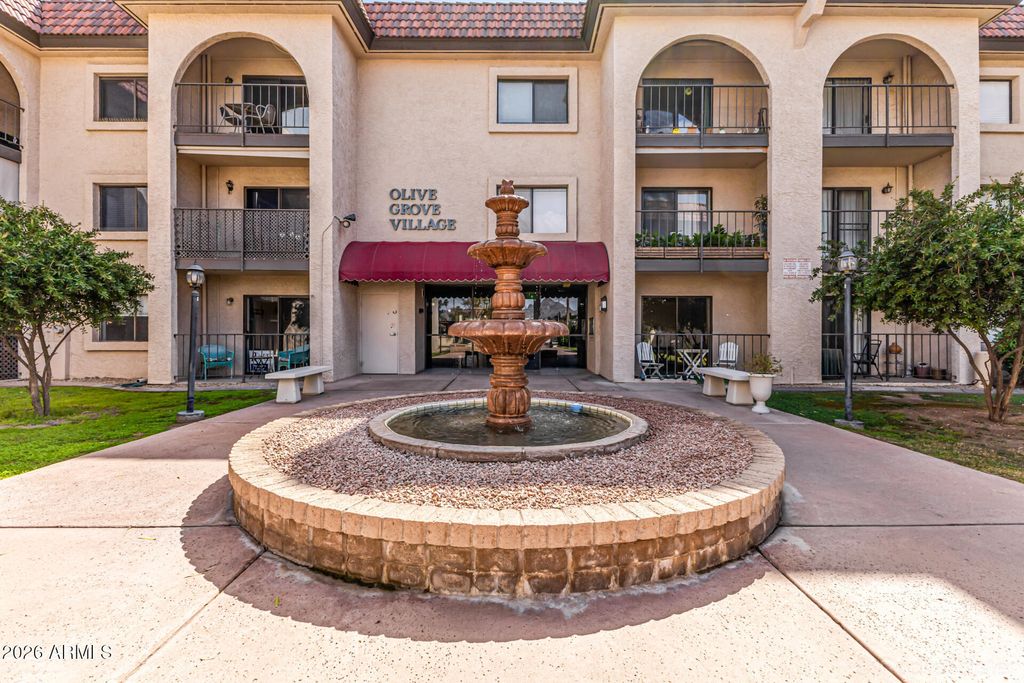 Photo of 3033 E Devonshire Avenue #1032, Phoenix, AZ 85016 (MLS # 6998629)