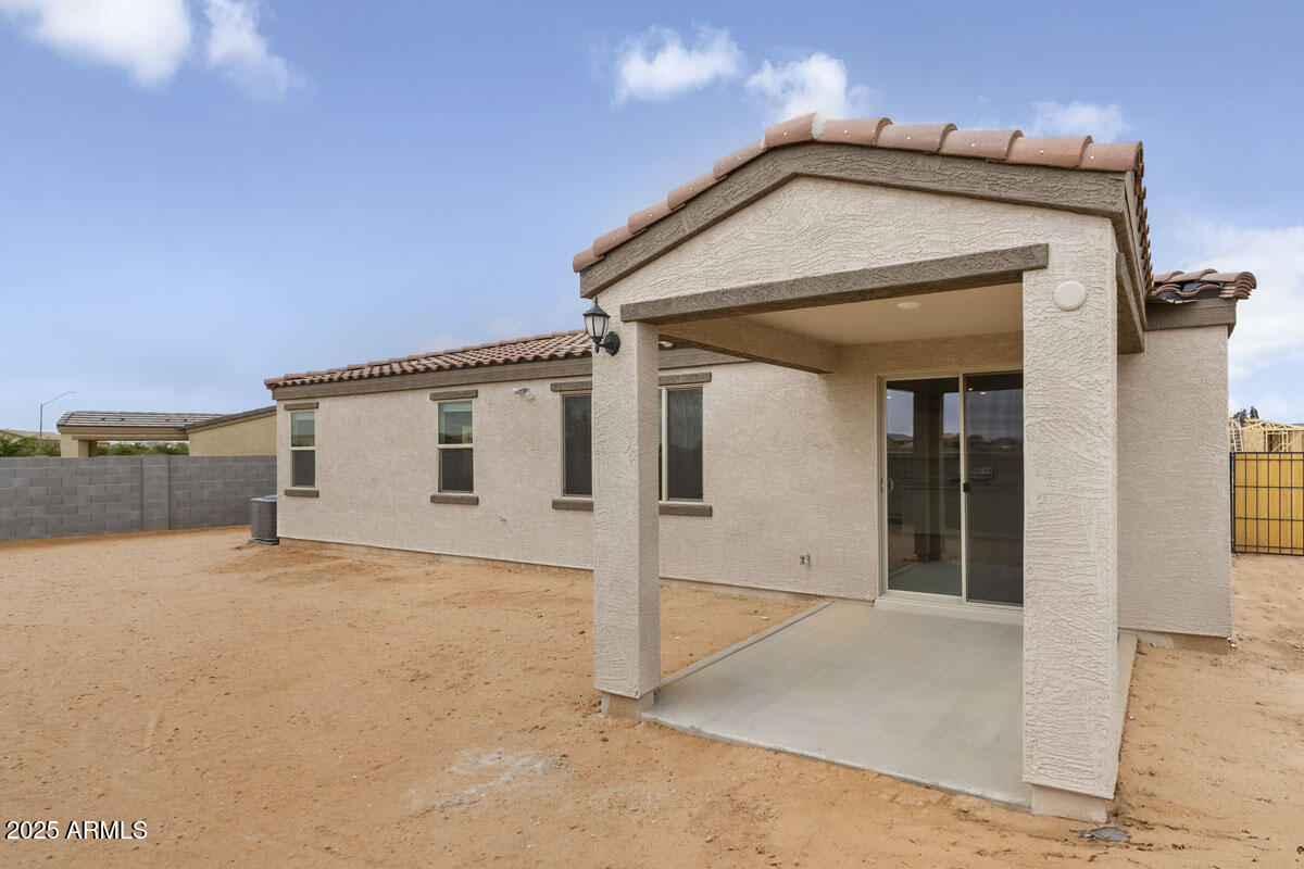 1409 E JACQUELINE Place