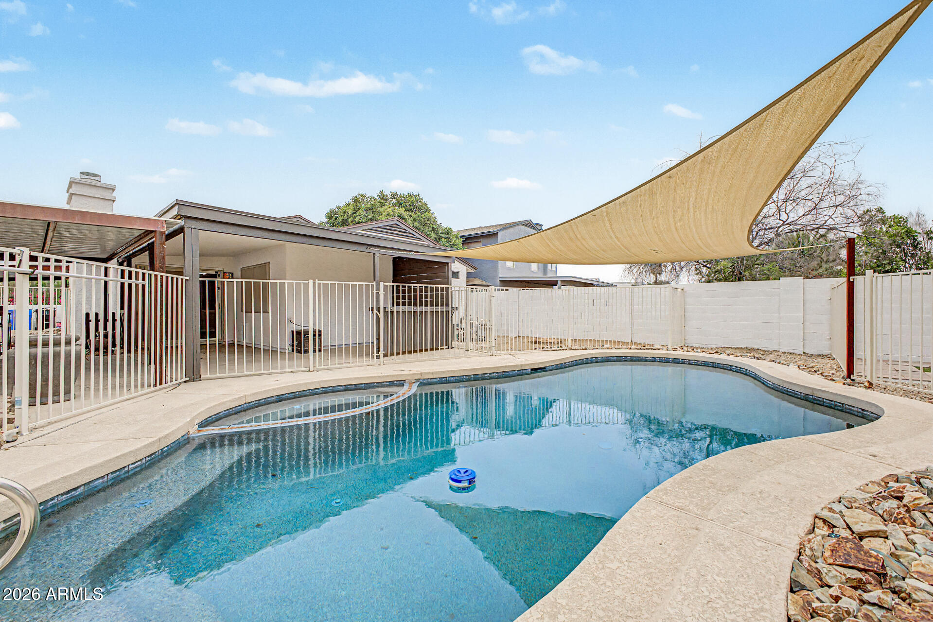 906 E ESCUDA Drive
