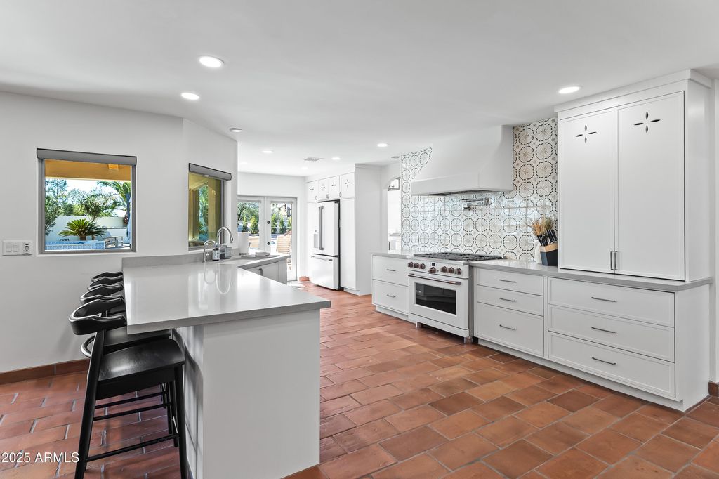 Photo of 13034 N 69th Street, Scottsdale, AZ 85254 (MLS # 6944130)