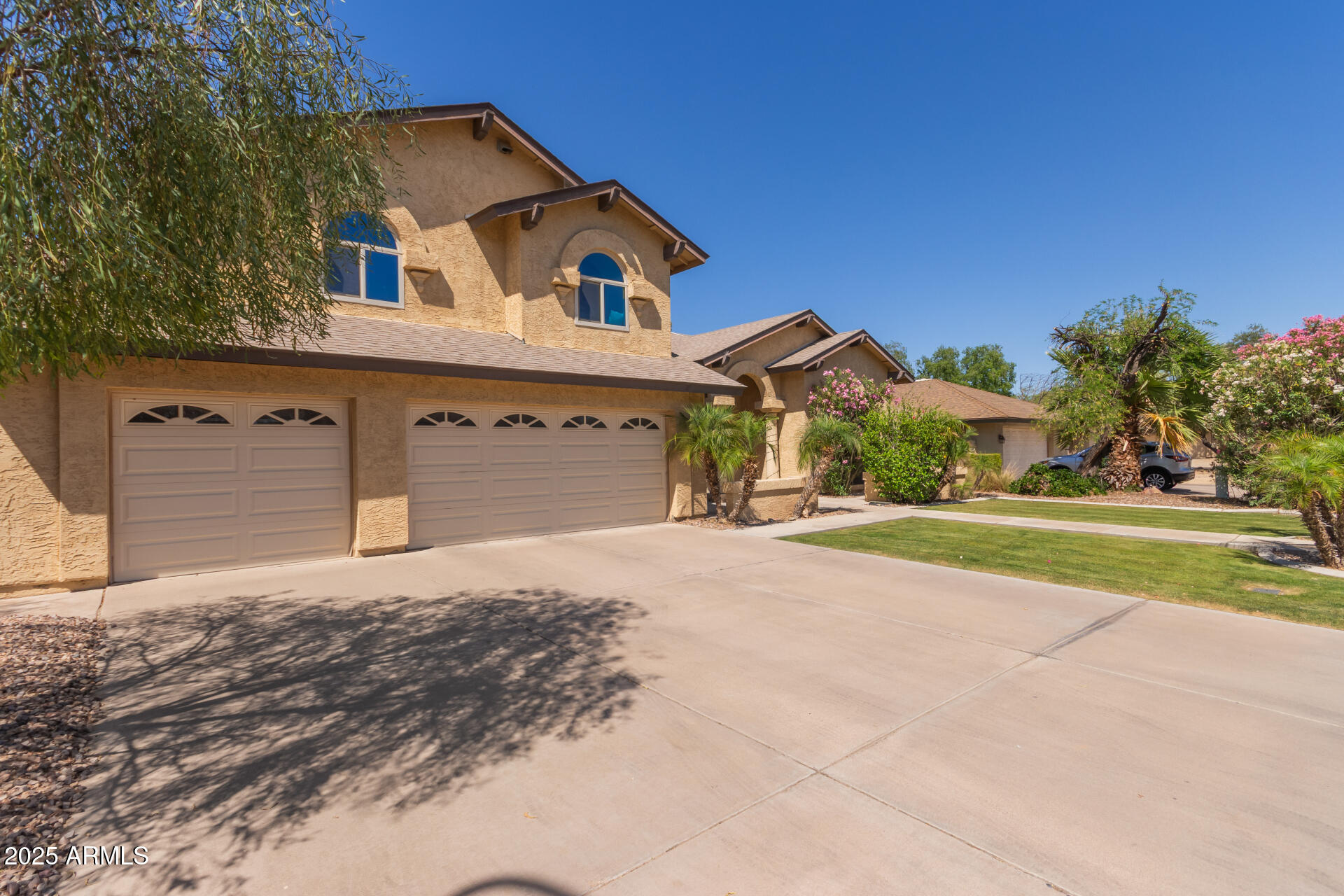 1946 E CAROLINE Lane