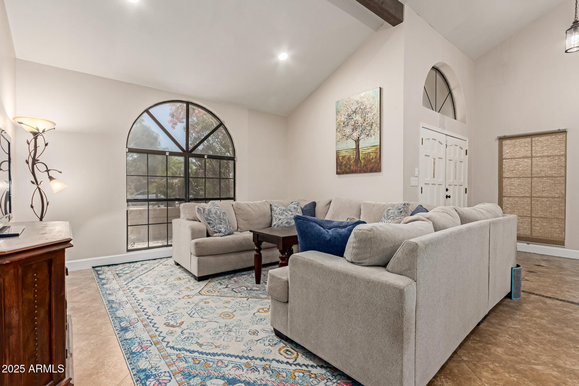 1946 E CAROLINE Lane