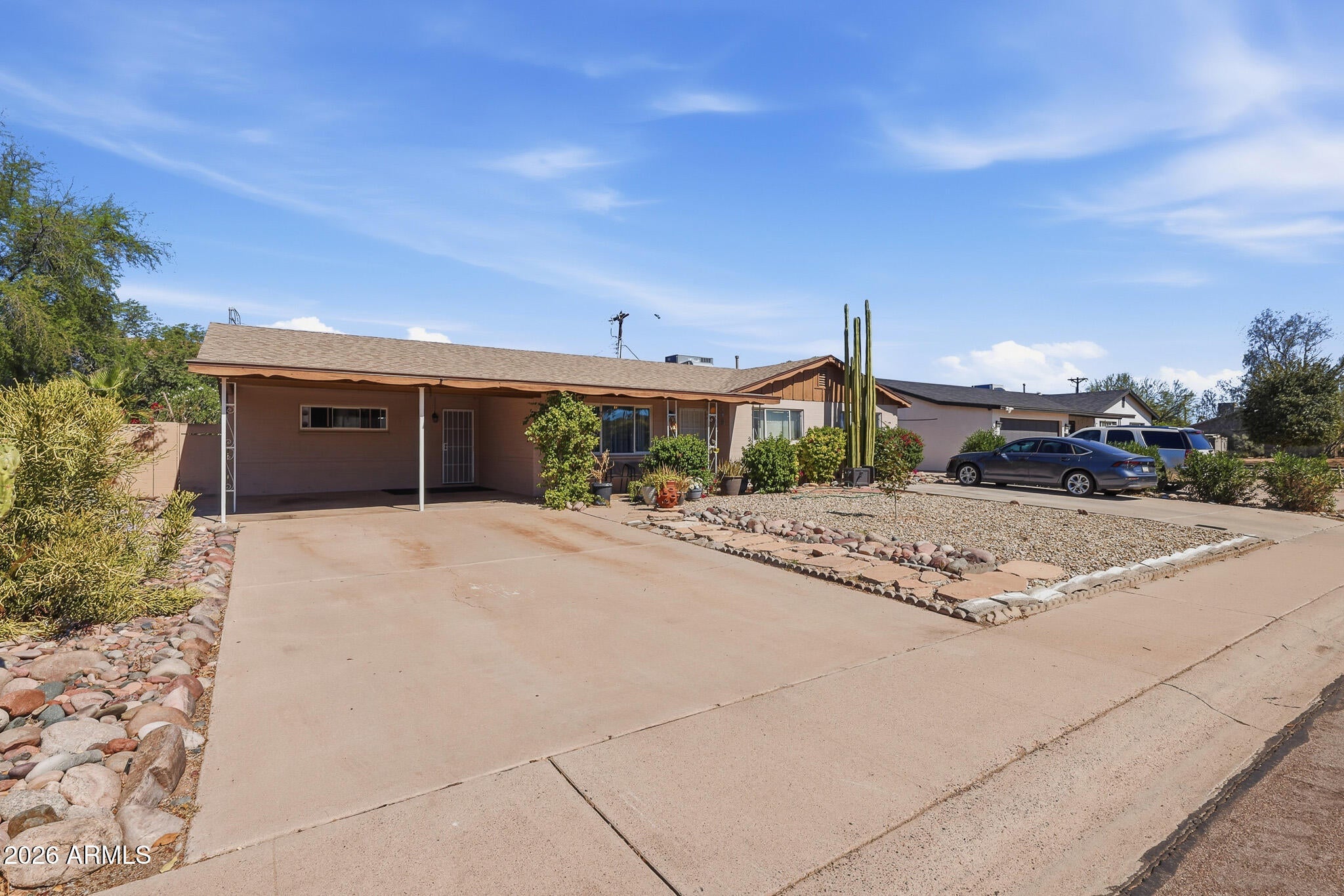 Properties 1 224 E GARFIELD Street