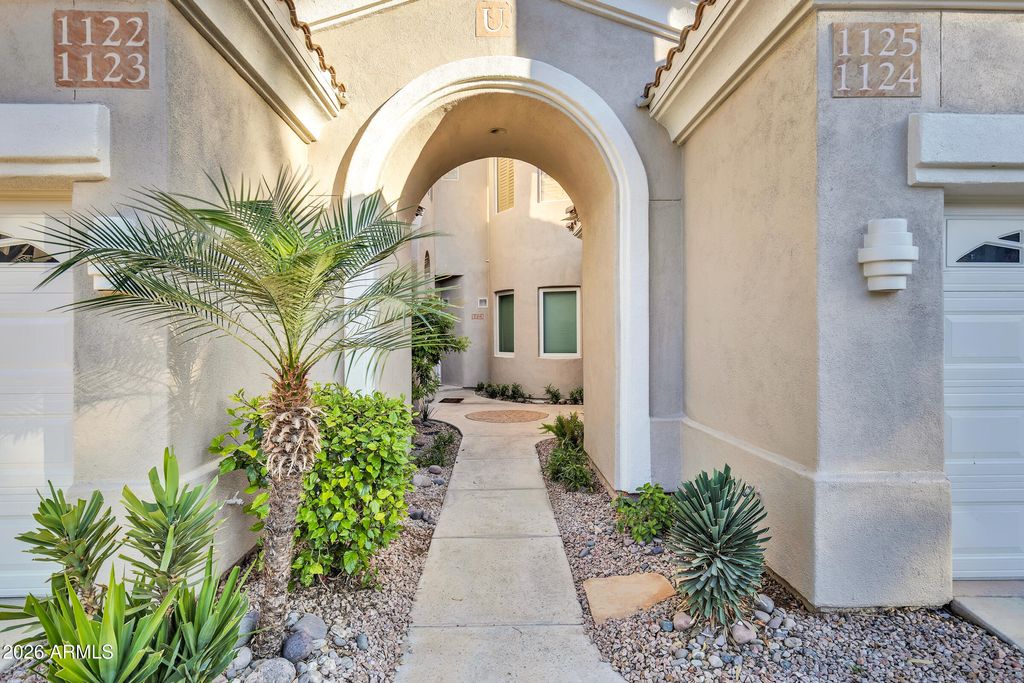 Photo of 3800 S Cantabria Circle #1122, Chandler, AZ 85248 (MLS # 6997519)