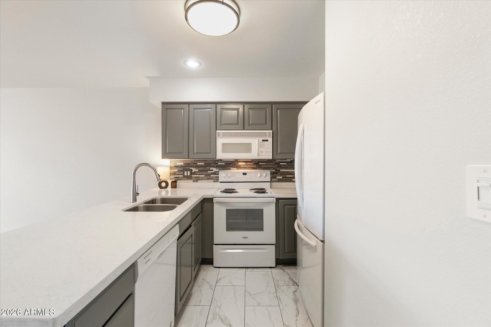 10080 E MOUNTAINVIEW LAKE Drive 330