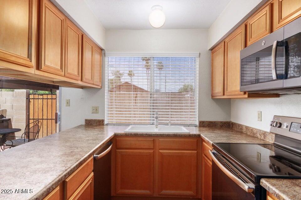 928 S CASITAS Drive B