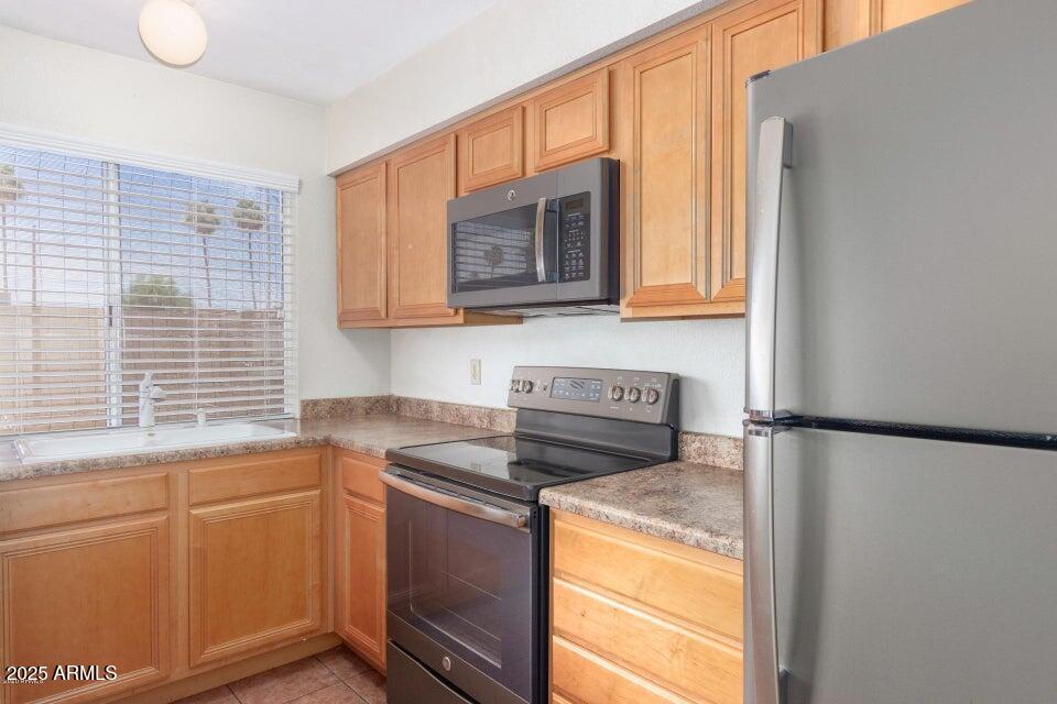 928 S CASITAS Drive B