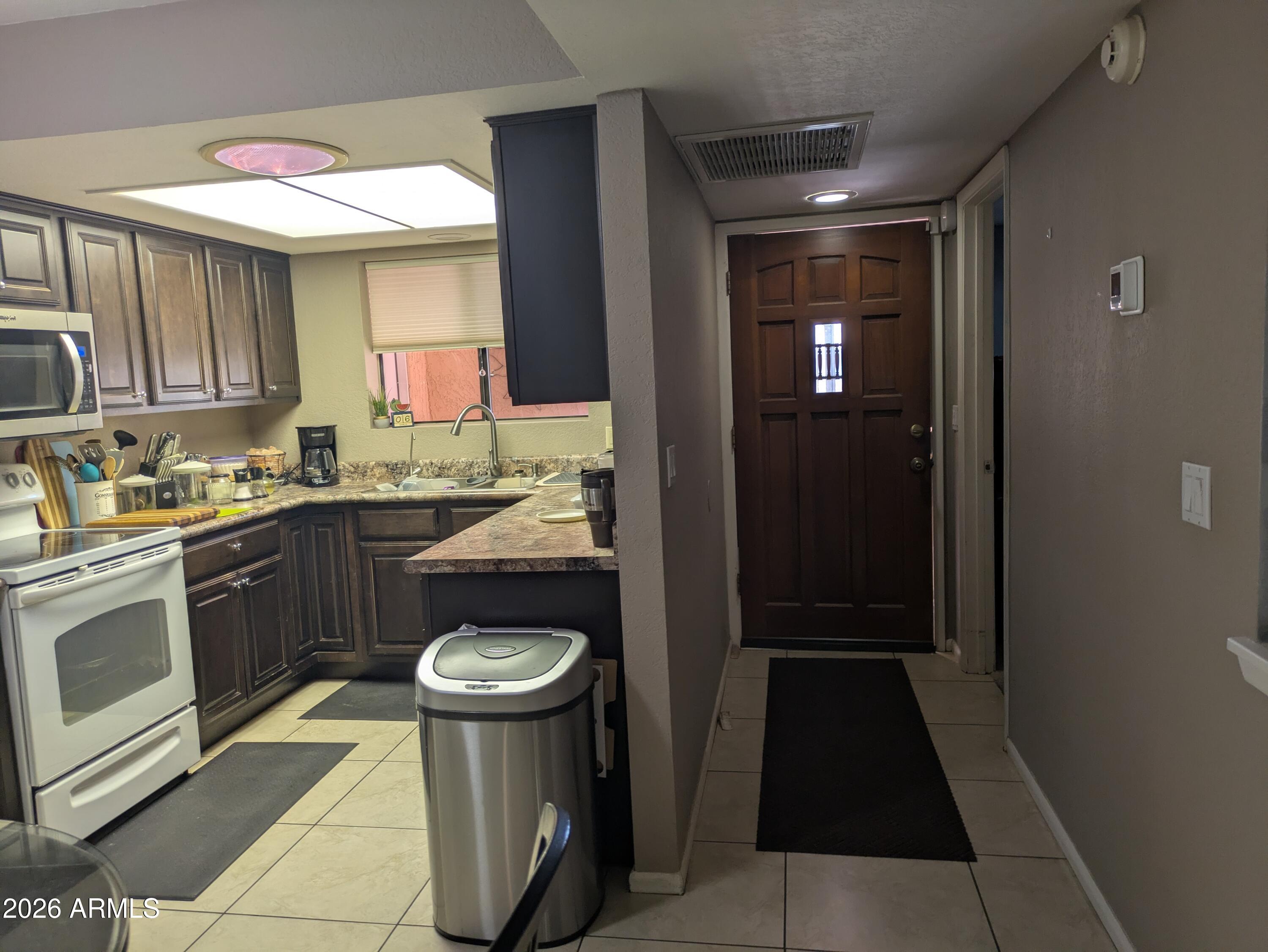 463 S OLMO Circle