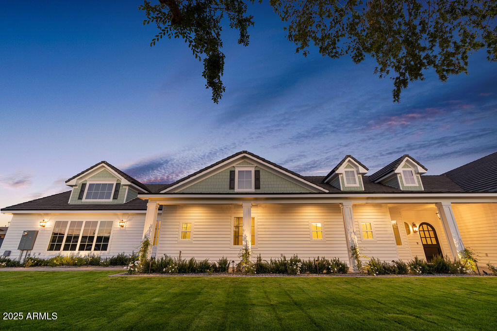 2495 E SUPERSTITION Drive