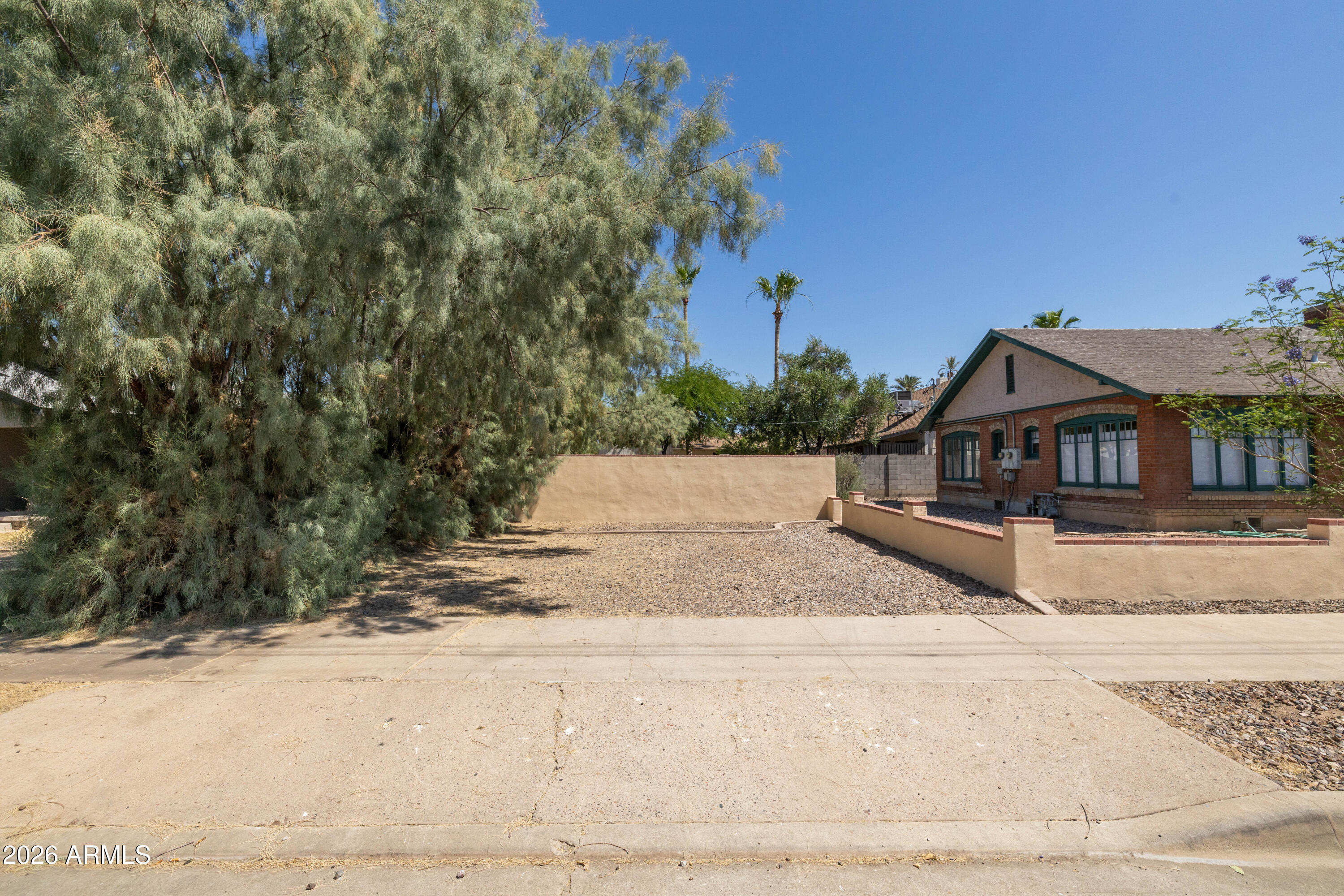 PALM GARDENS - Residential Income