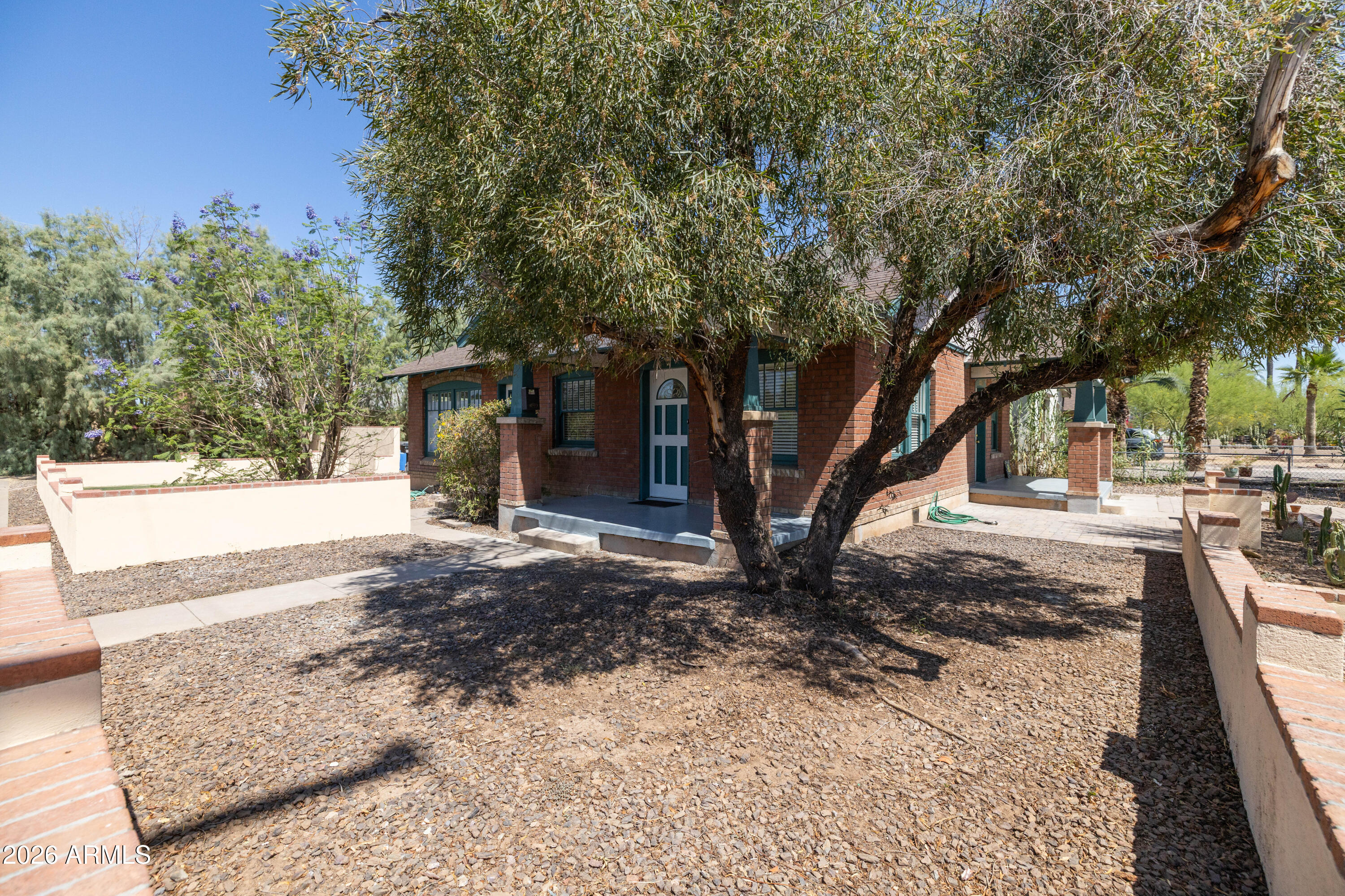 PALM GARDENS - Residential Income