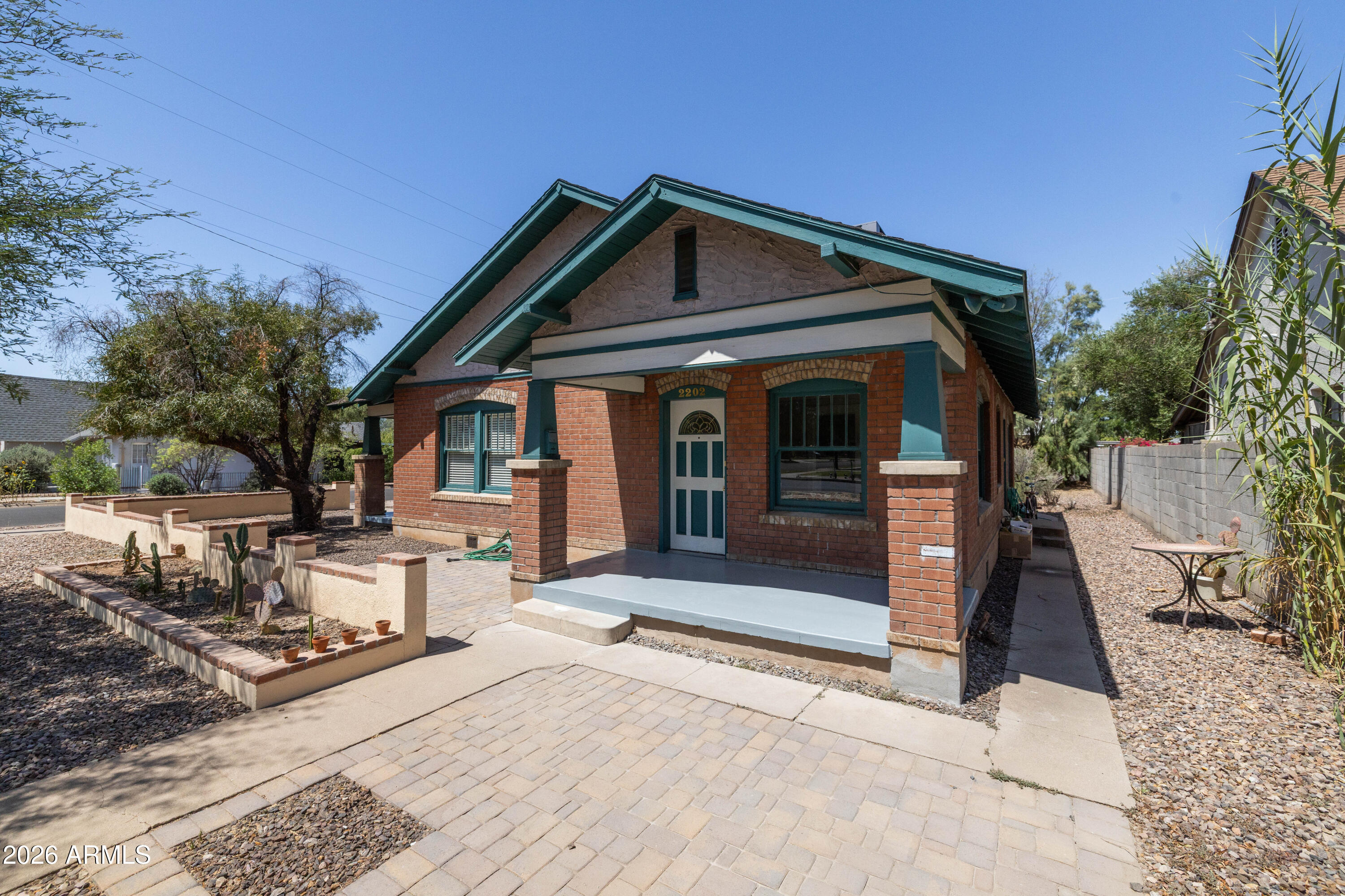 PALM GARDENS - Residential Income