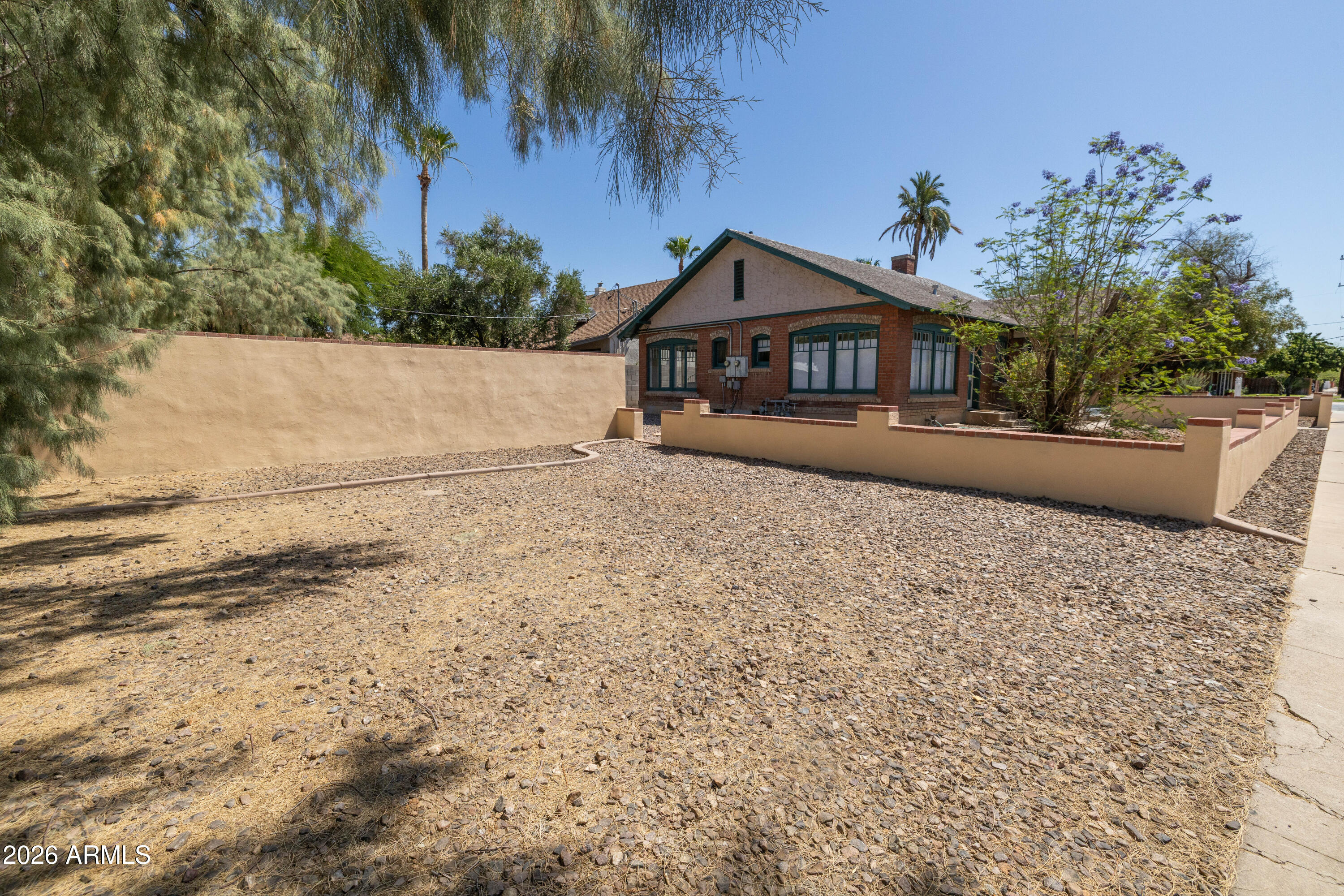 PALM GARDENS - Residential Income