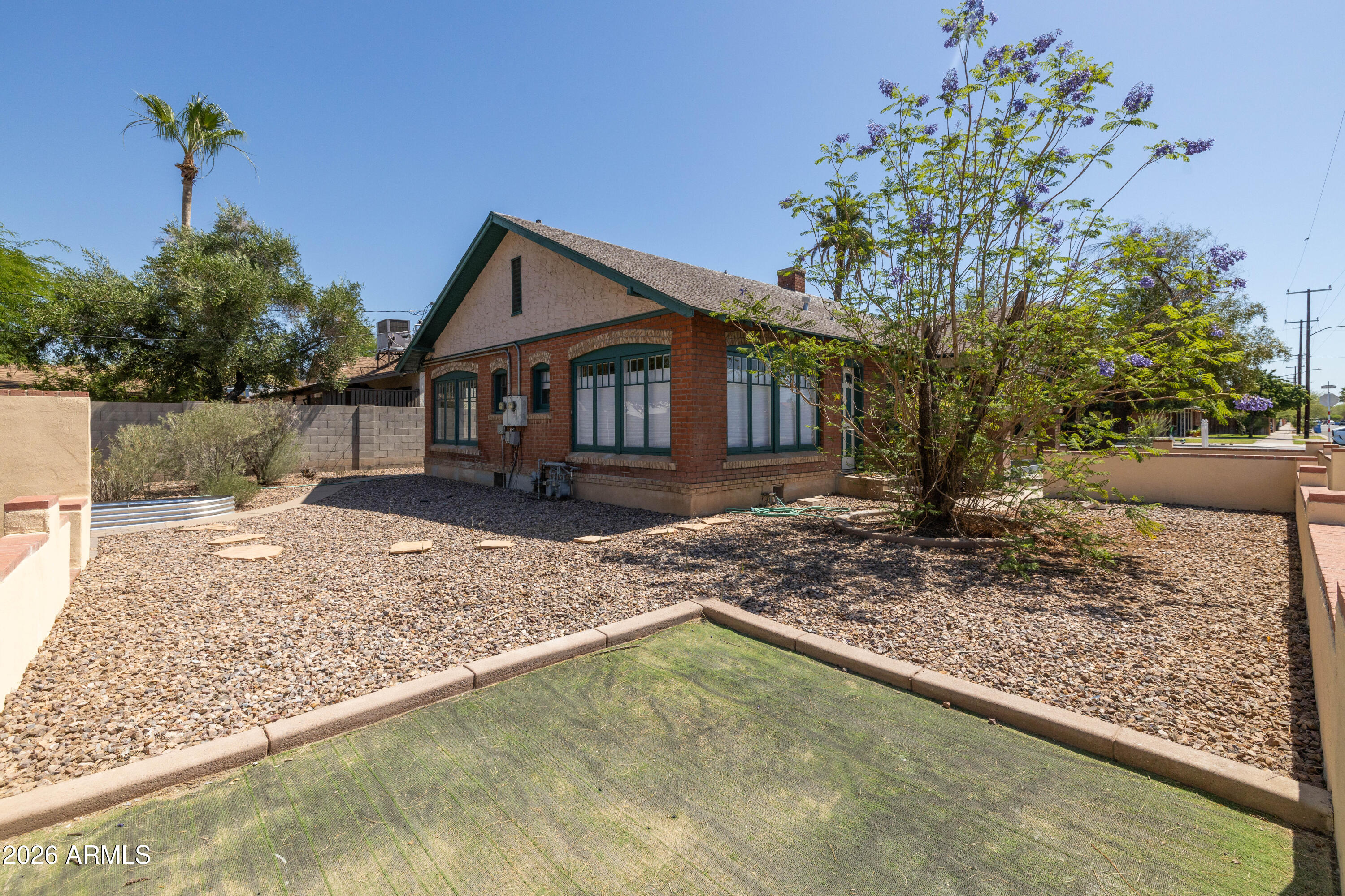 PALM GARDENS - Residential Income