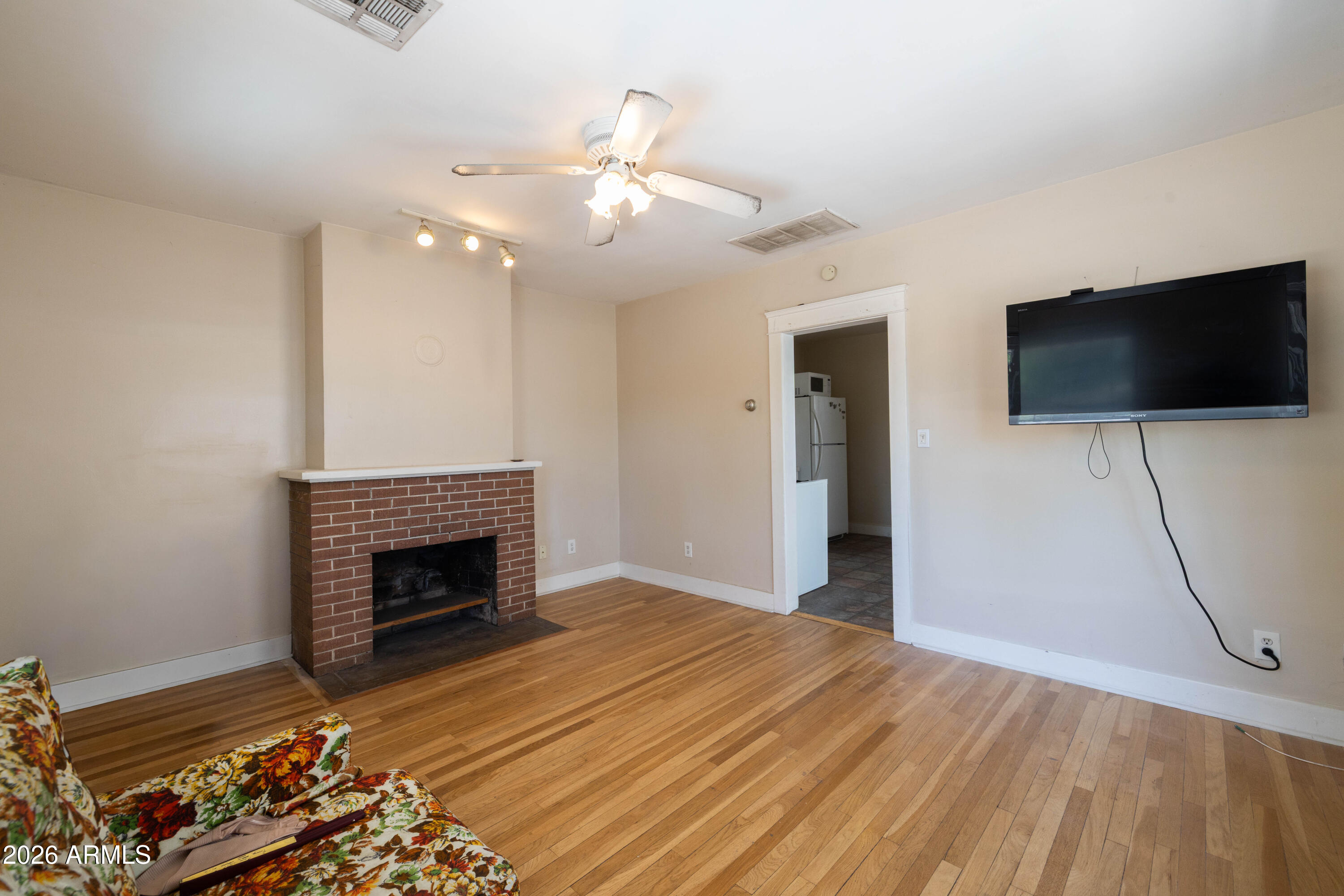 PALM GARDENS - Residential Income