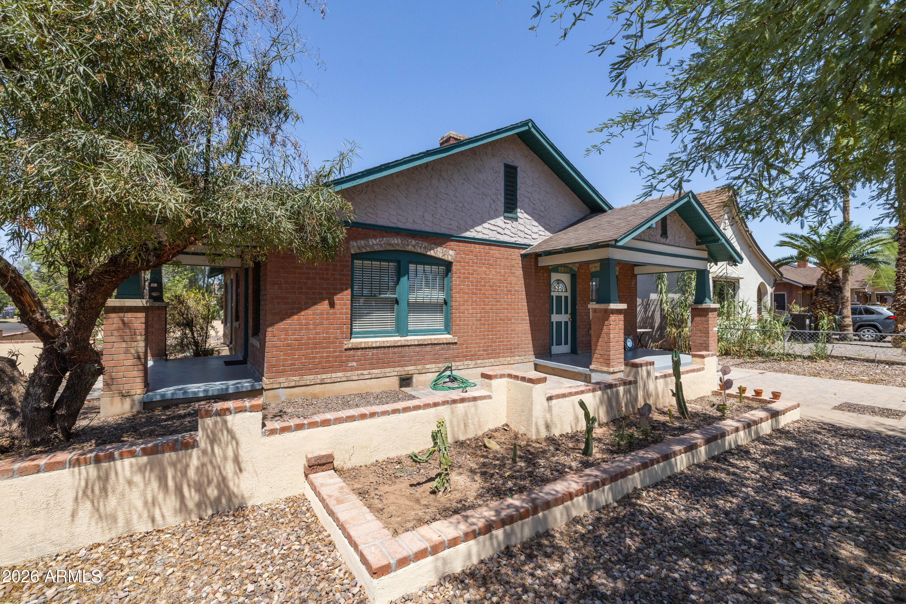 PALM GARDENS - Residential Income