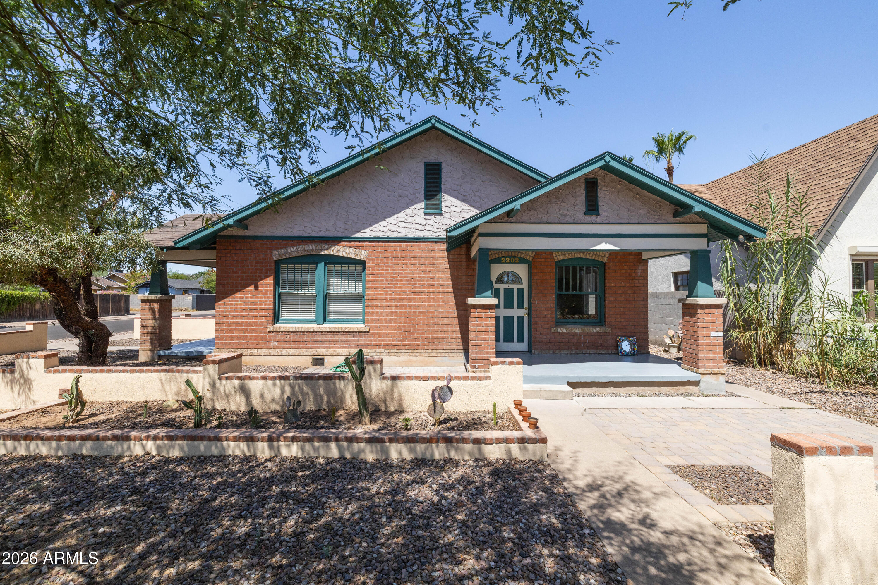 PALM GARDENS - Residential Income
