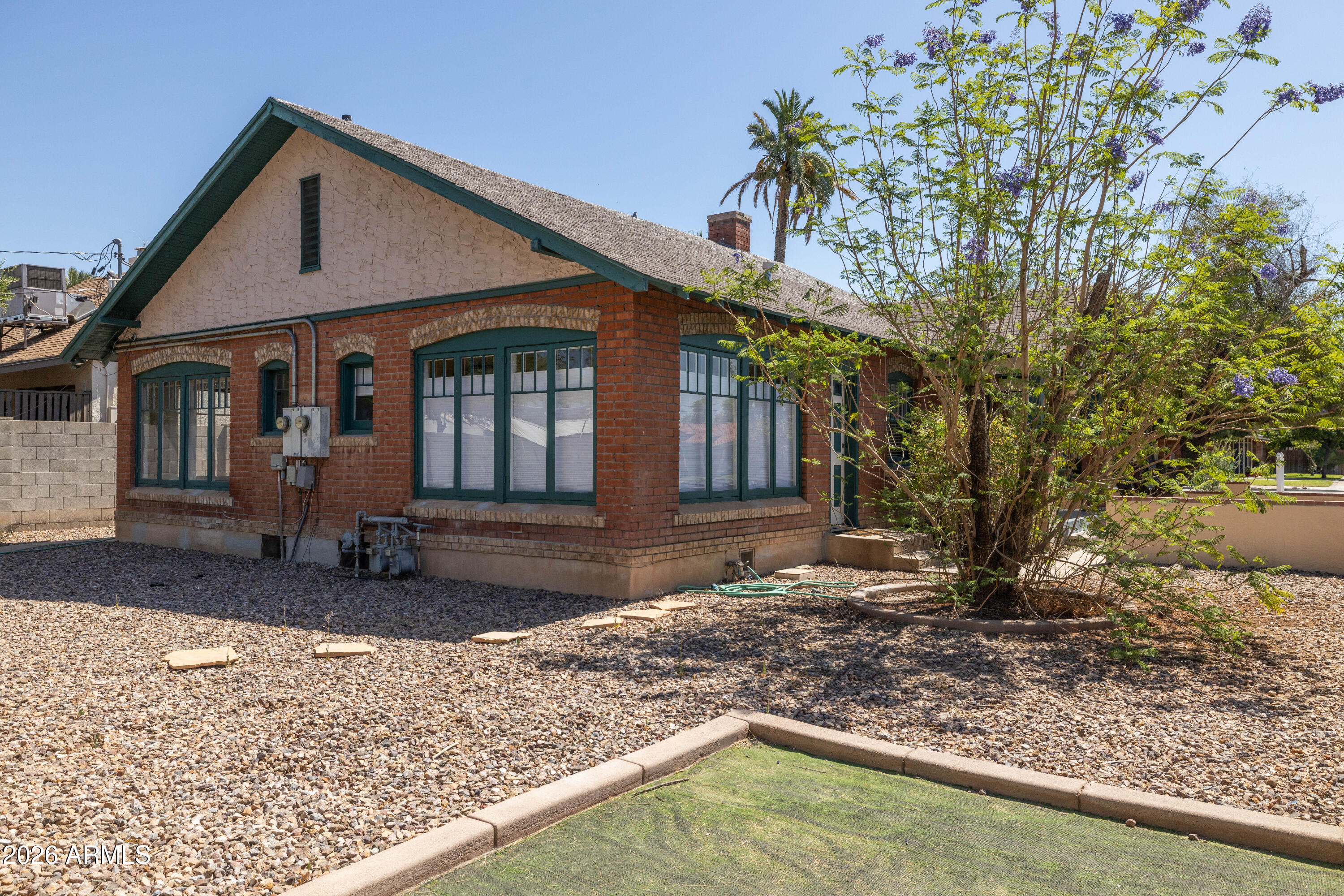 PALM GARDENS - Residential Income