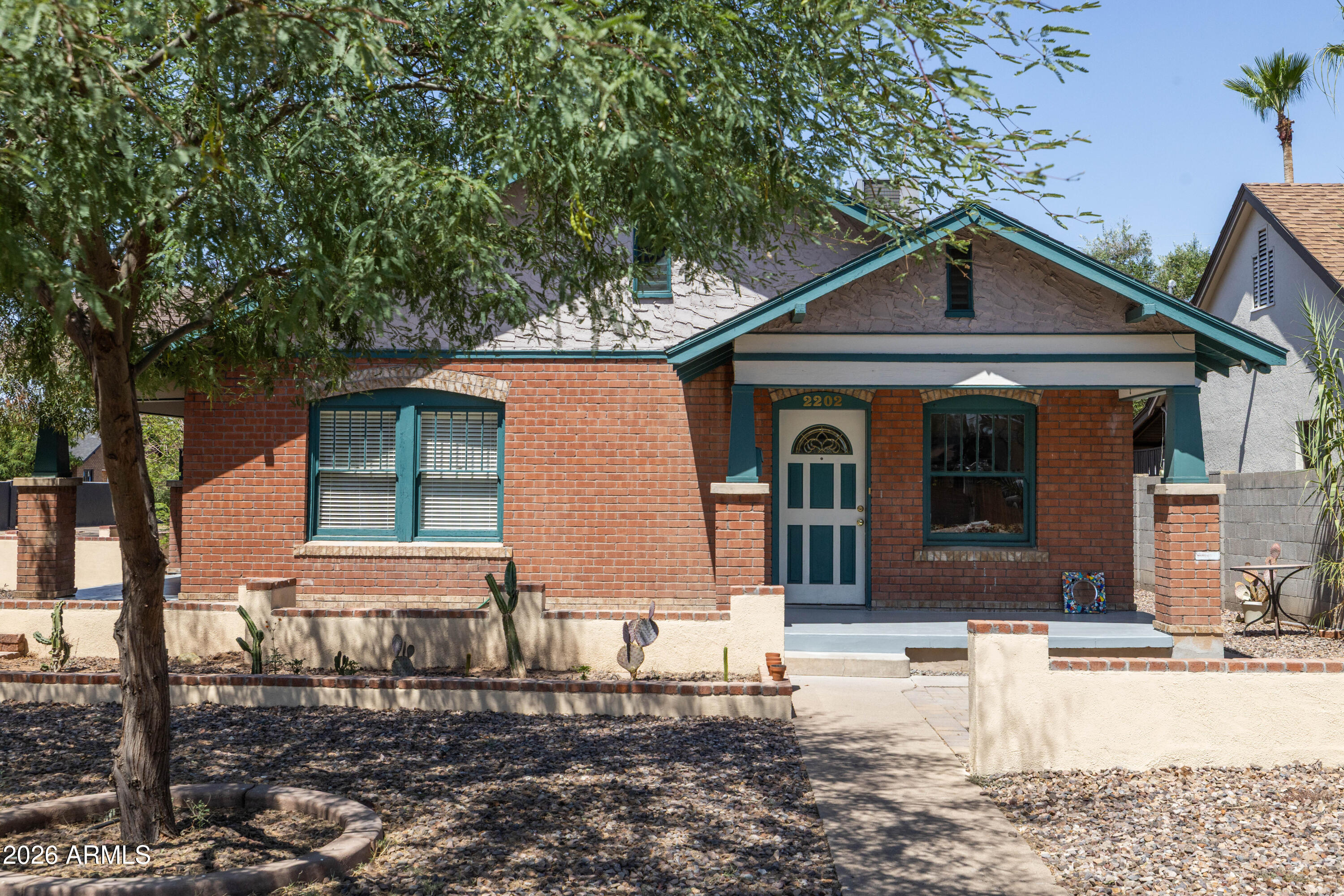 PALM GARDENS - Residential Income
