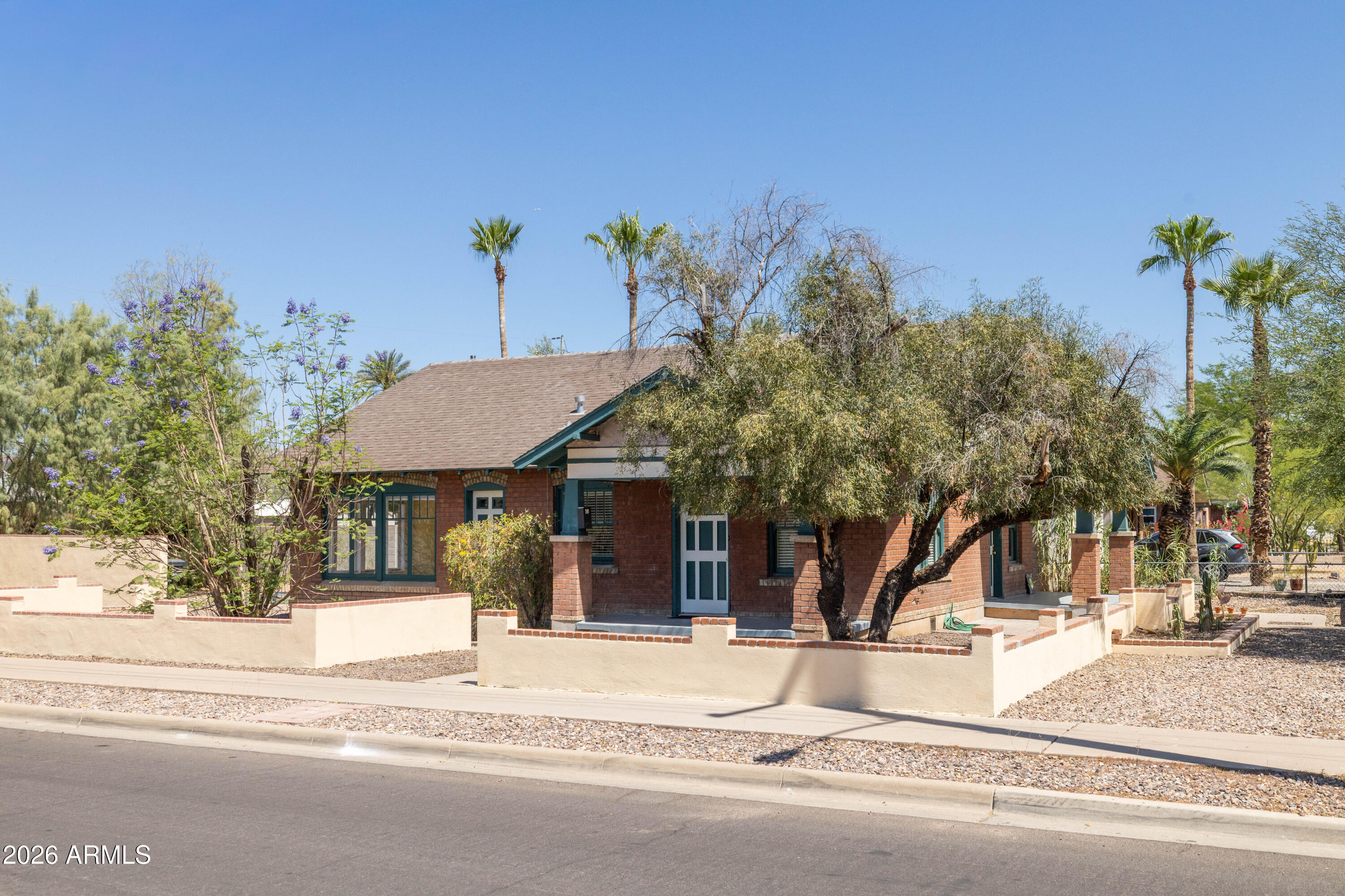 PALM GARDENS - Residential Income