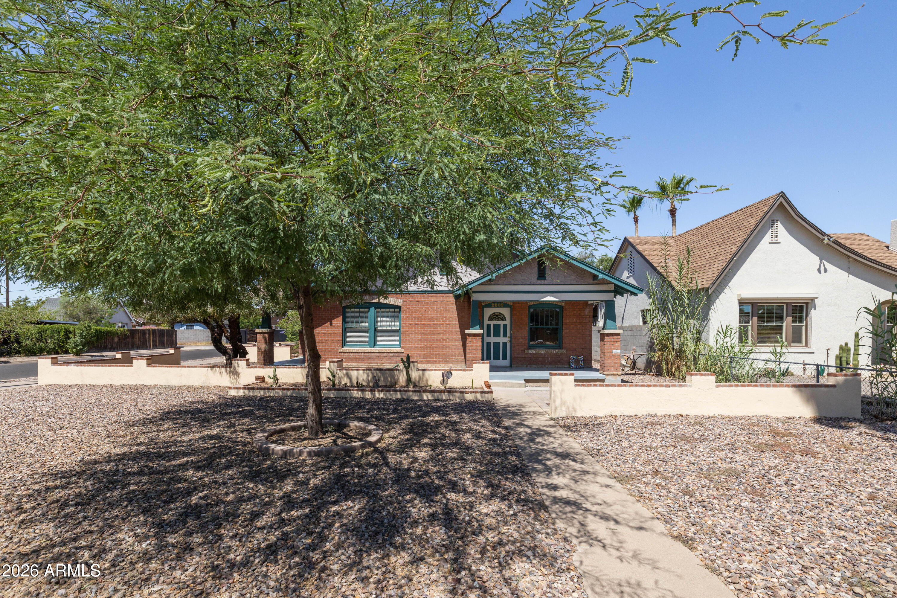 PALM GARDENS - Residential Income