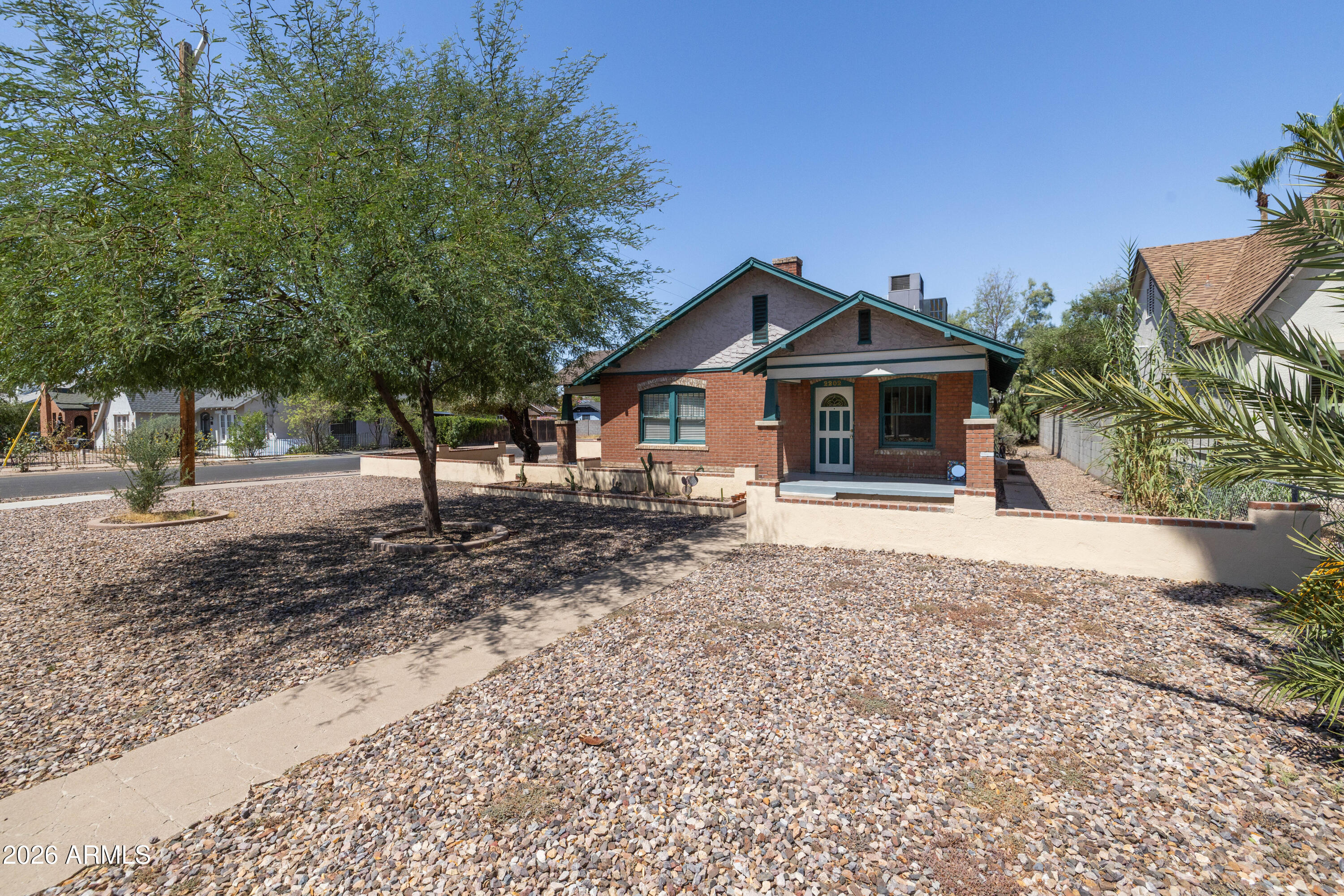 PALM GARDENS - Residential Income