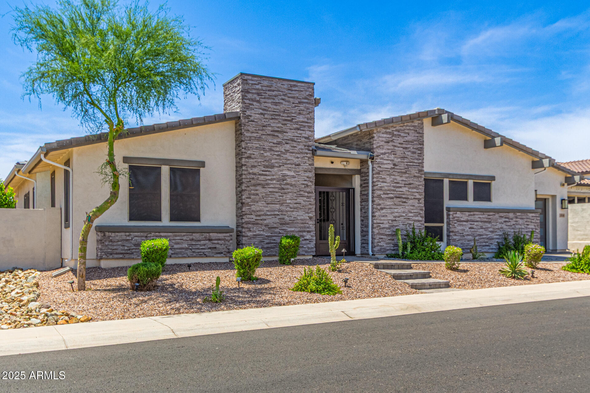 5218 N TILLER Drive