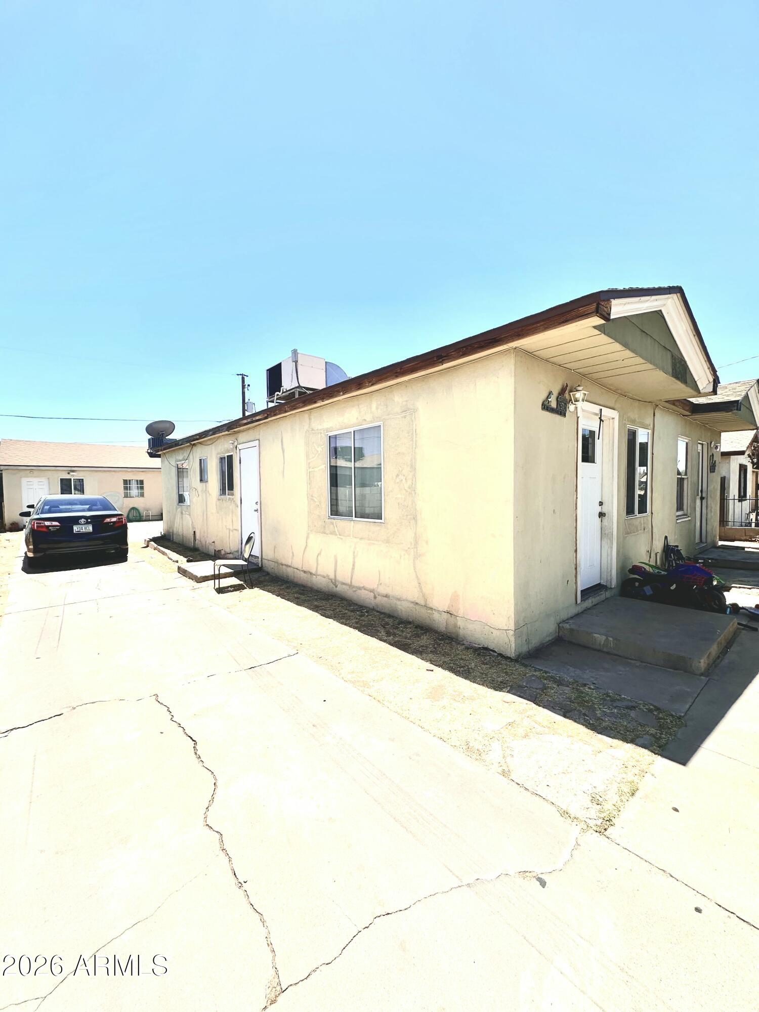 2509 E WILLETTA Street