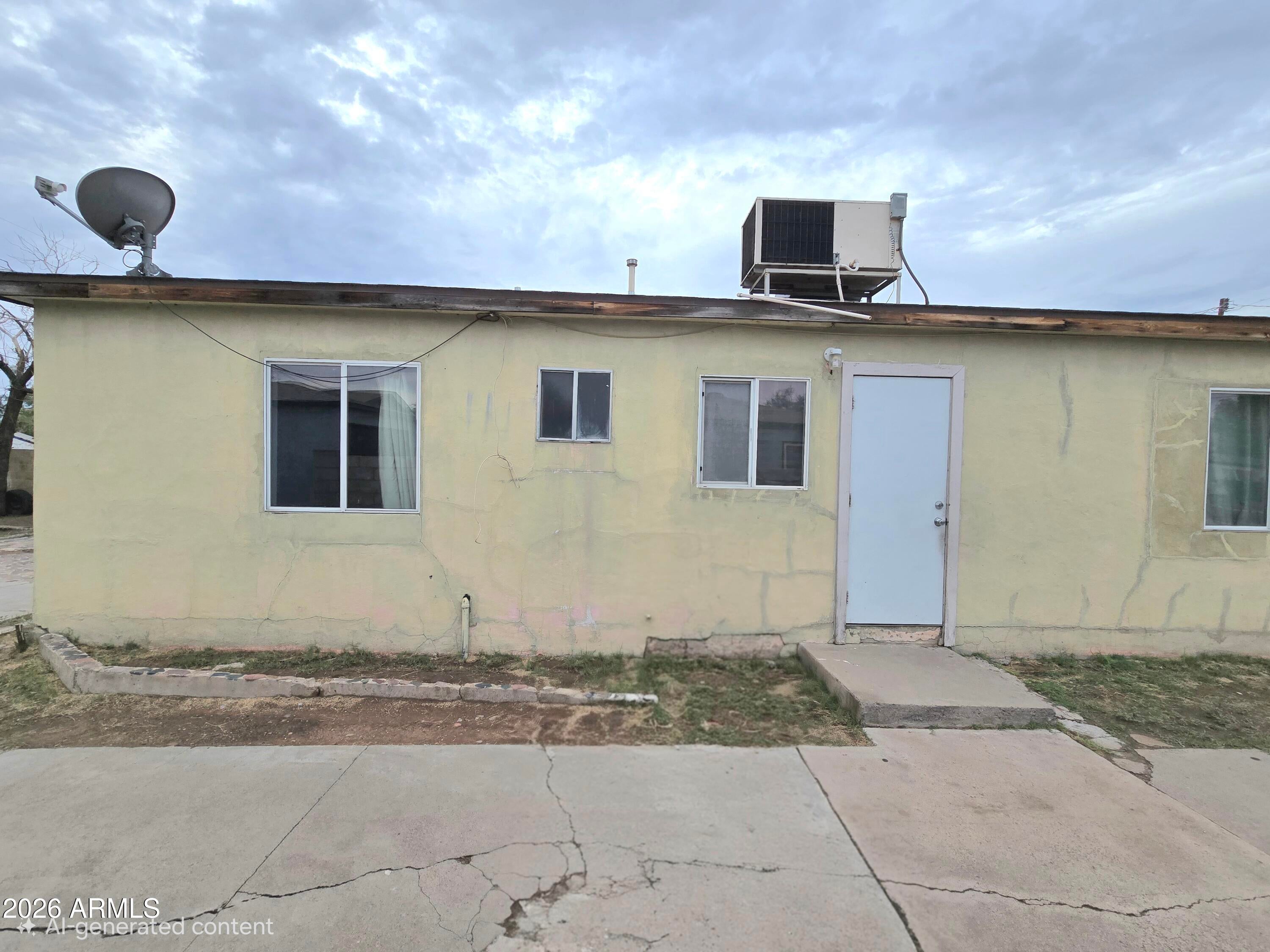 2509 E WILLETTA Street