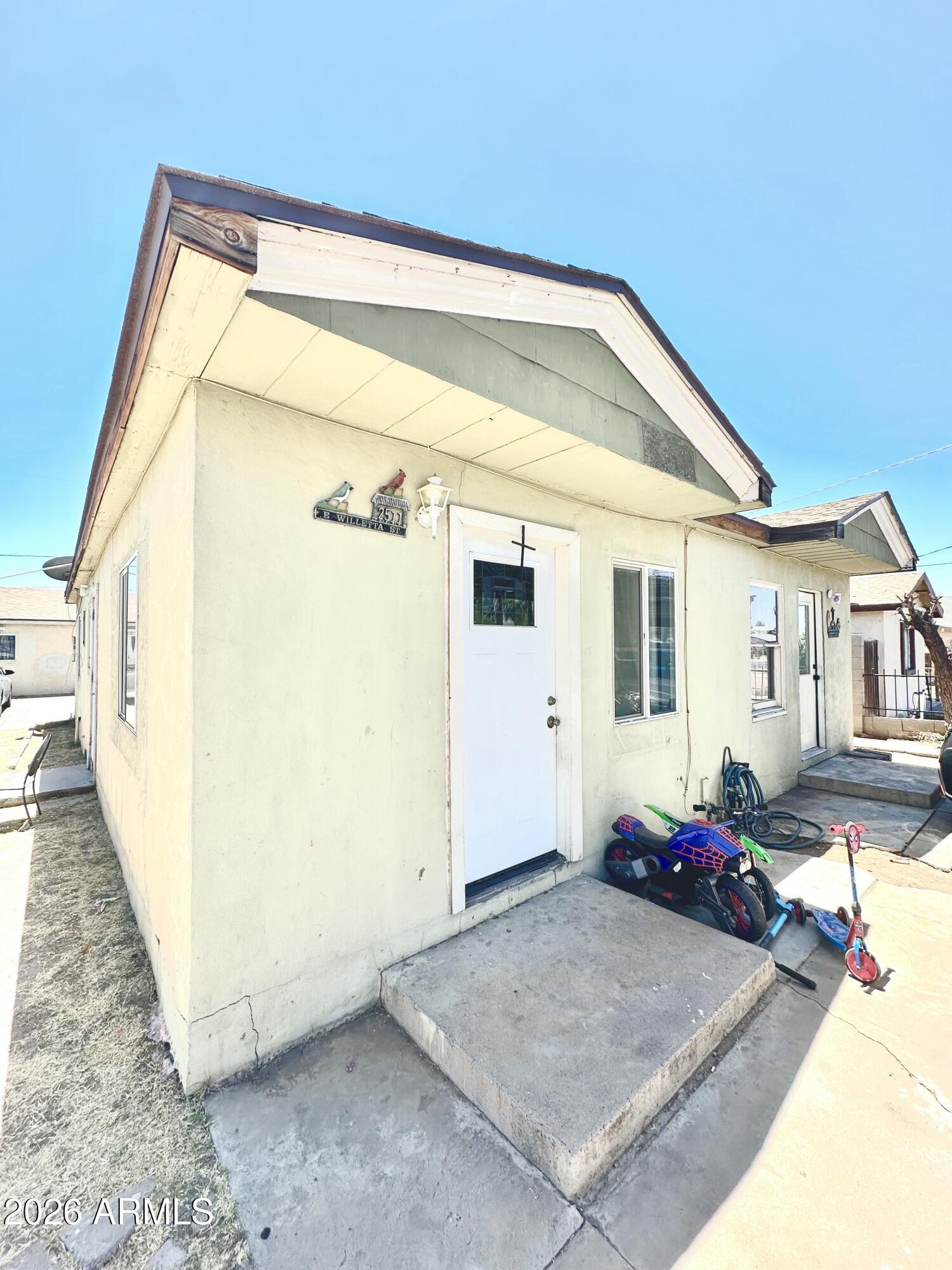 2509 E WILLETTA Street