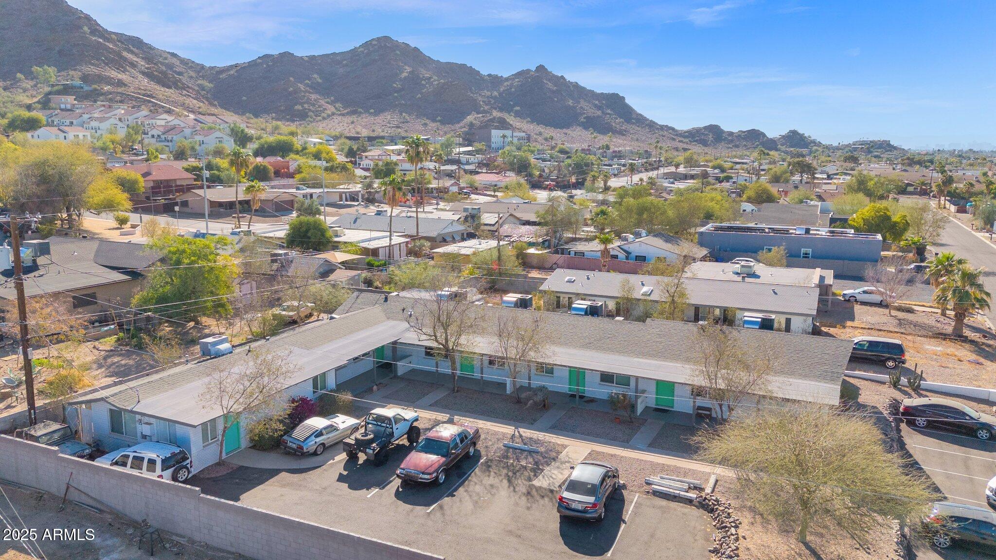 9215 N 13TH Place