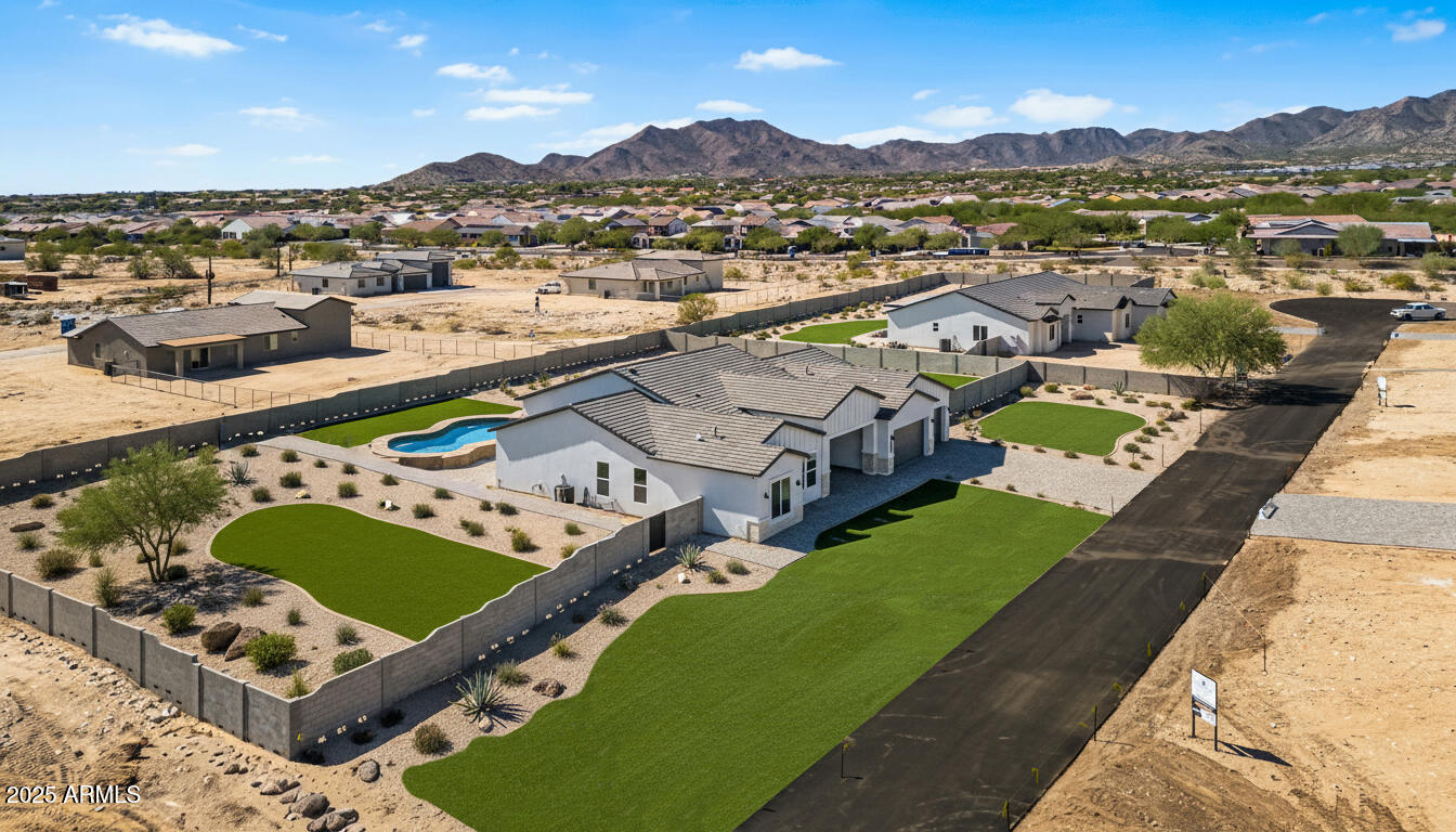 20255 W Highland Avenue