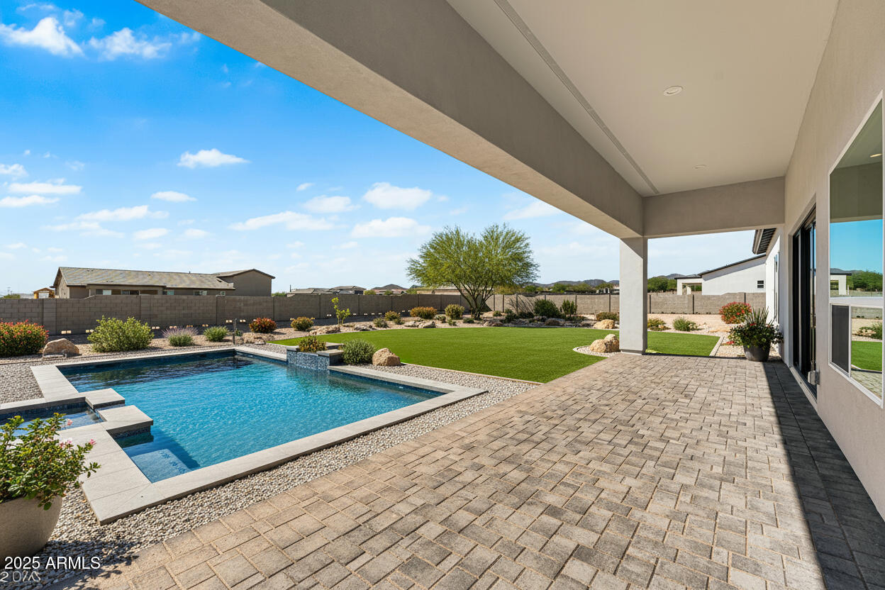 20255 W Highland Avenue