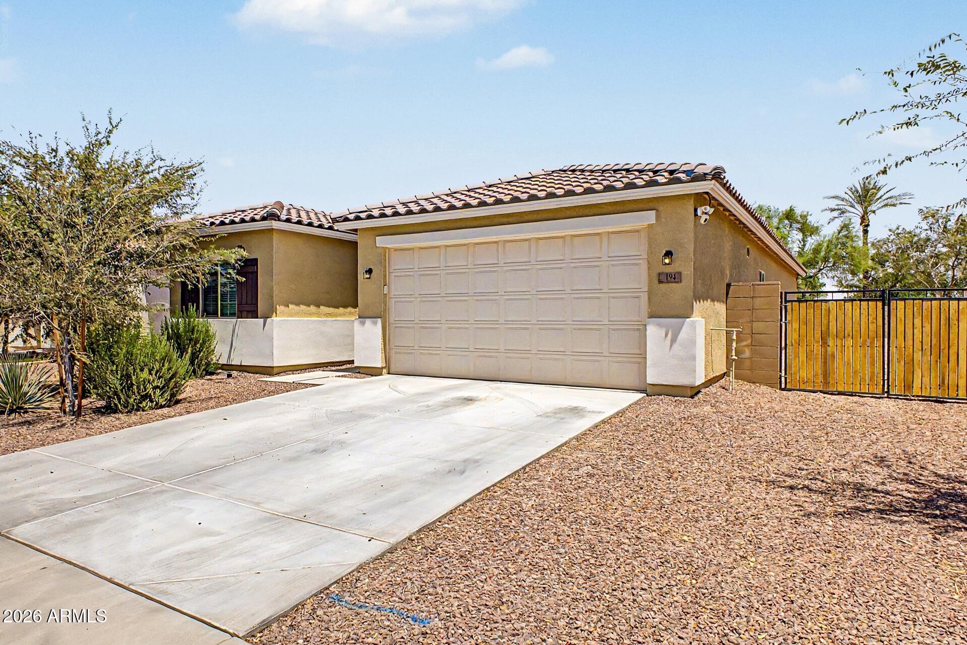 194 W Moonlight Trail