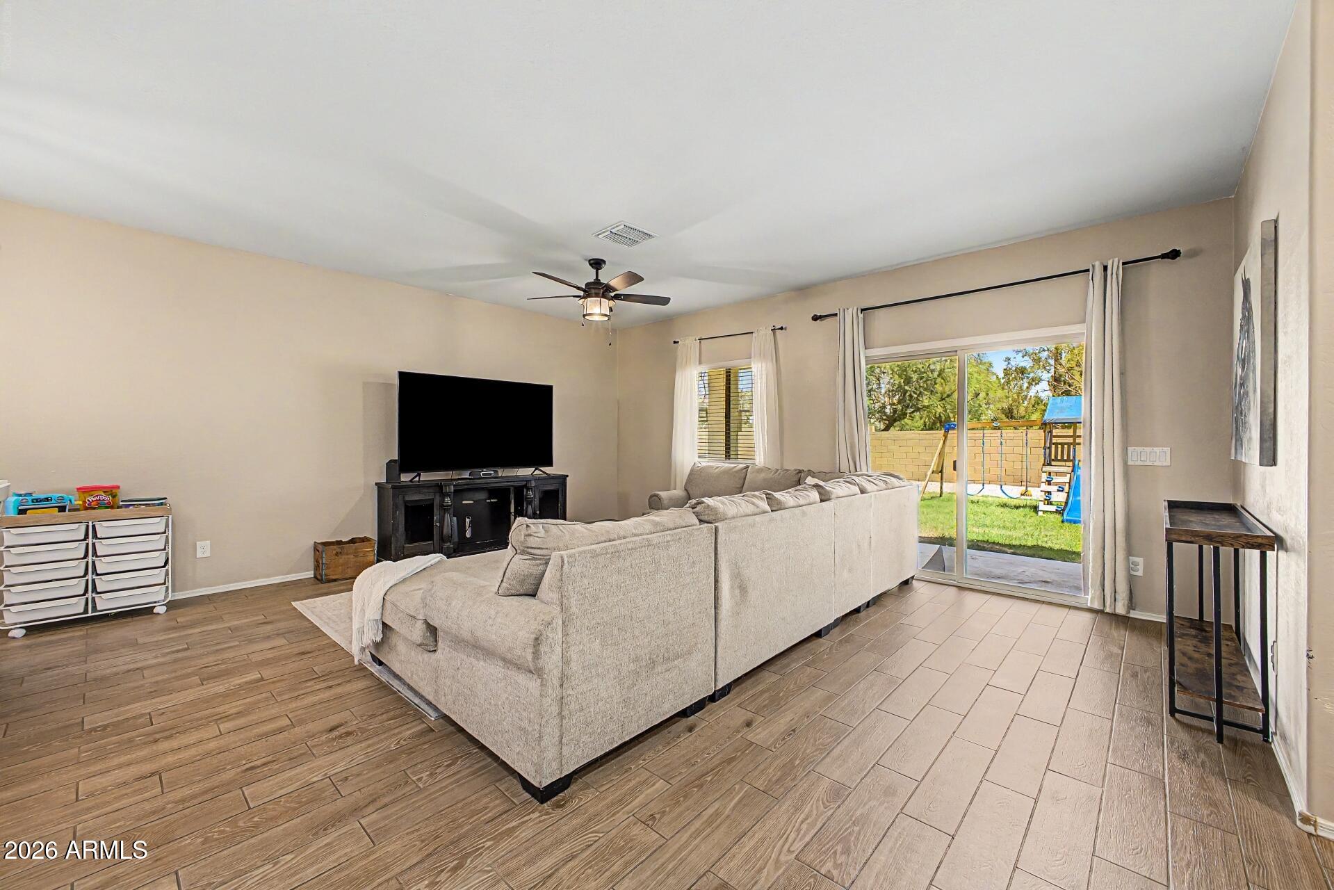 194 W Moonlight Trail
