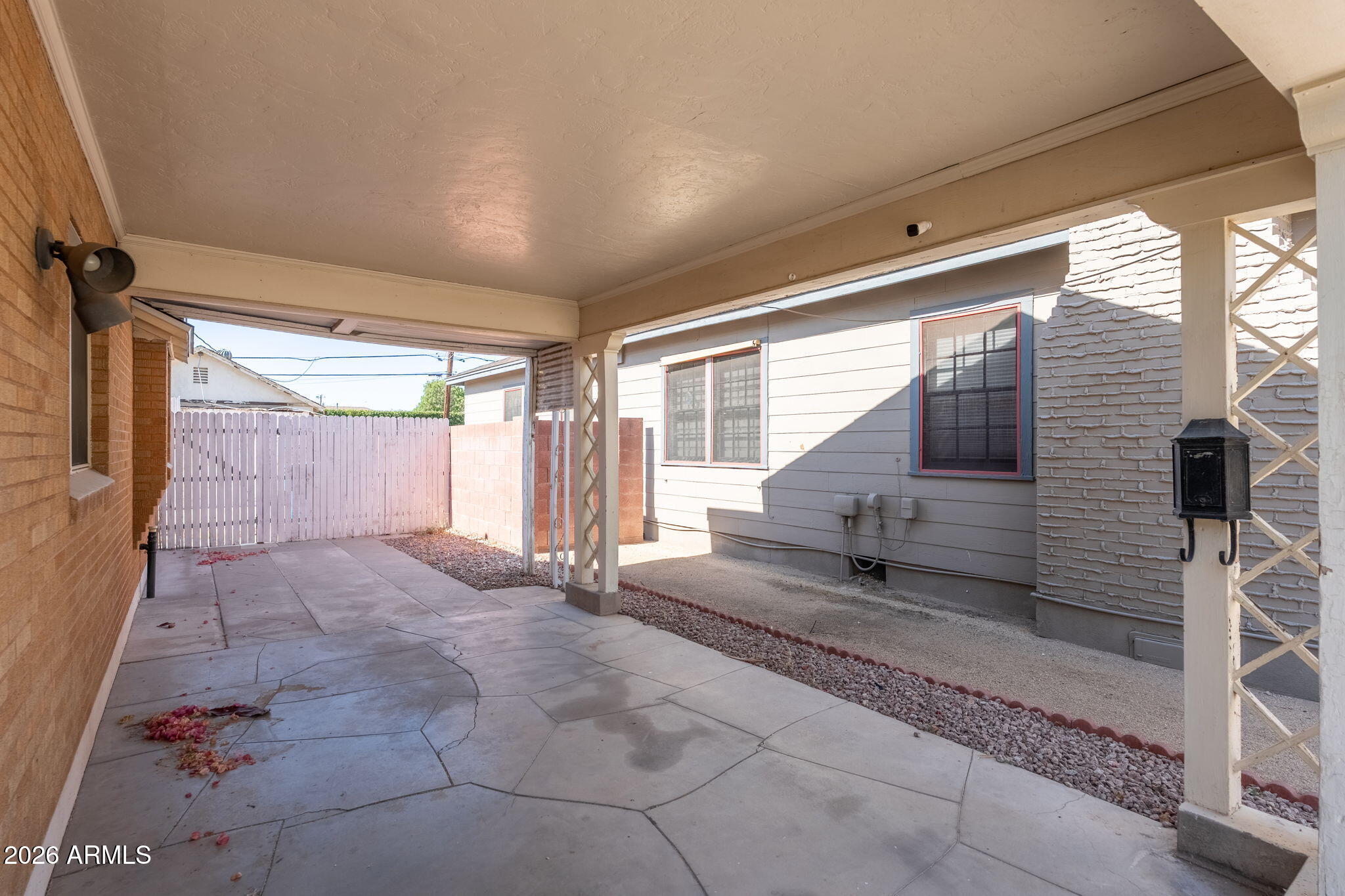 522 W ENCANTO Boulevard