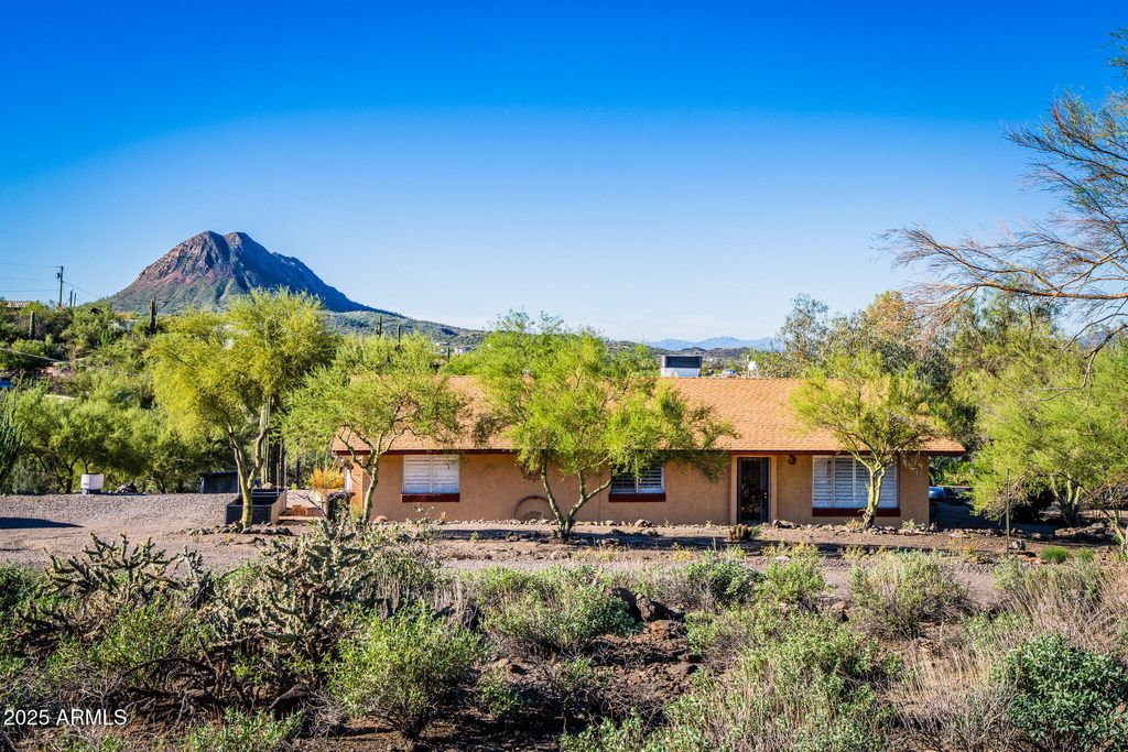 Photo of 2333 W Black Canyon Drive, New River, AZ 85087 (MLS # 6936510)
