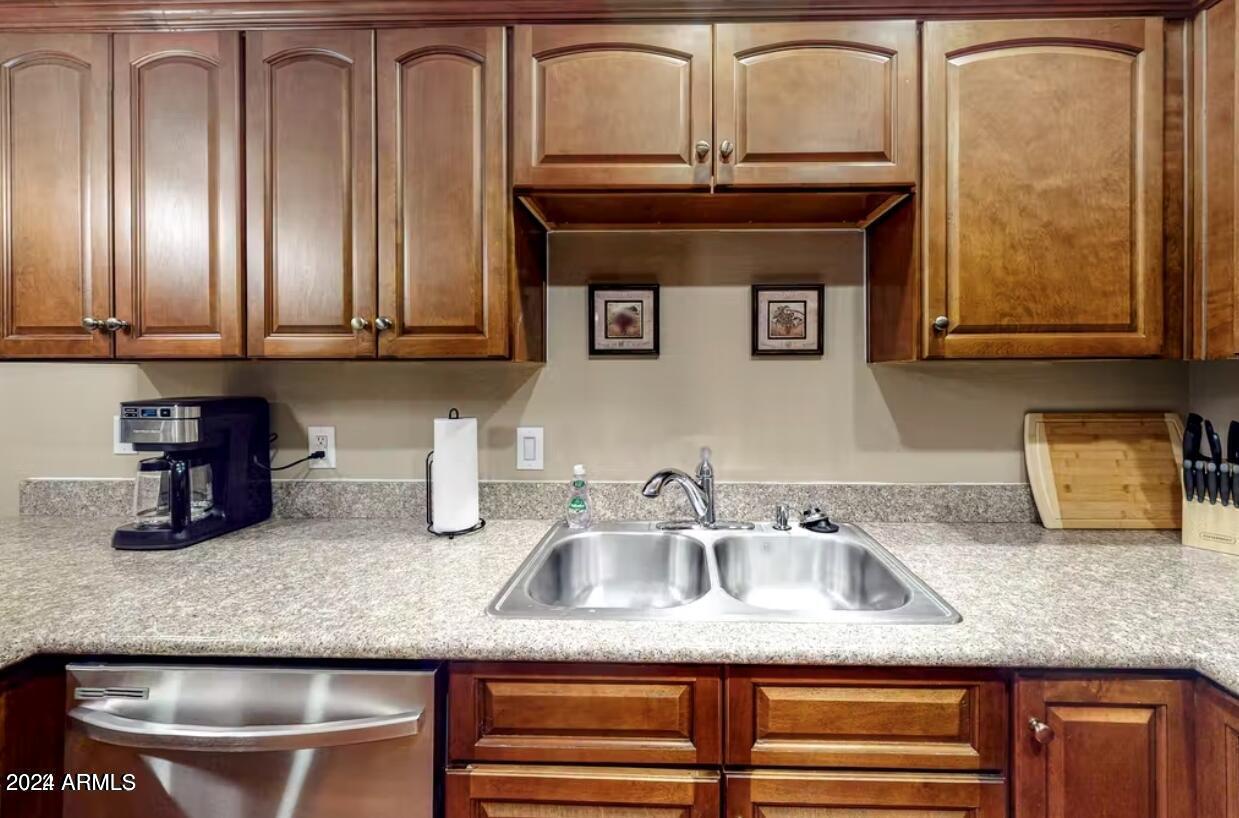 4320 S FRESNO Street