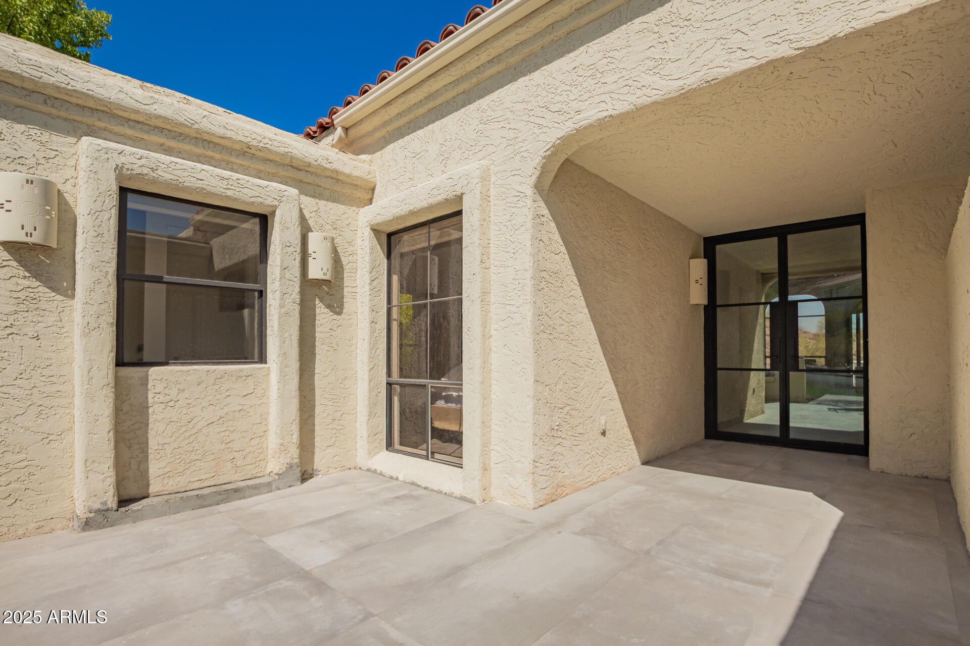 3800 E LINCOLN Drive 50